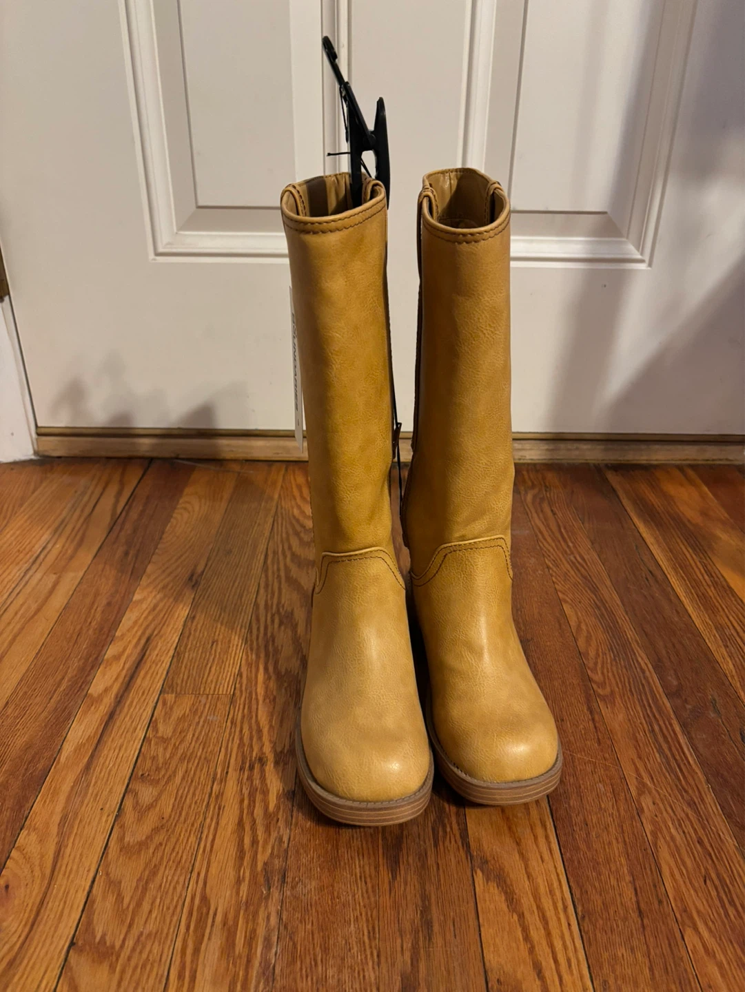 No Boundaries Women's Honey NR Stitch Mid Boot Size 6