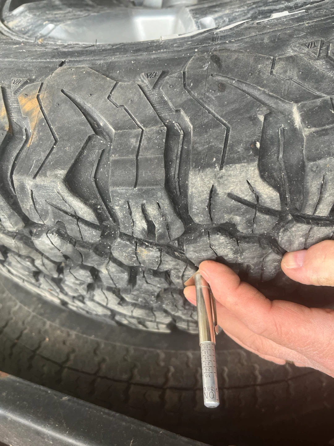 4 BFG All-Terrain T/A LT265/70R17 on 6x139.7 wheels - photo 5