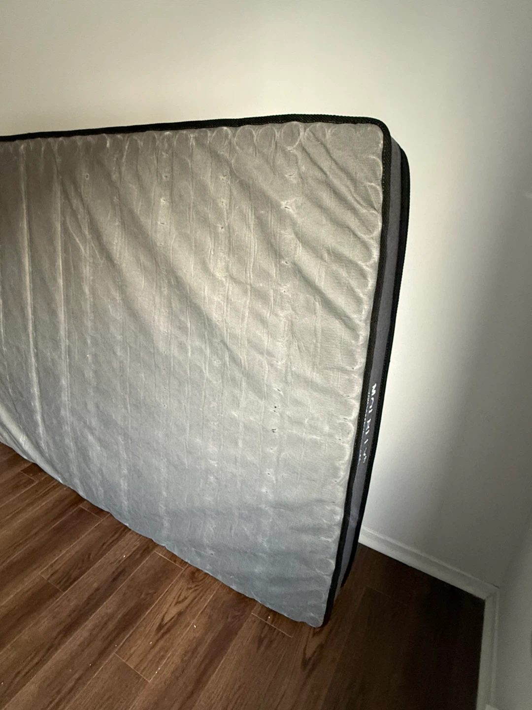 Queen size mattress - photo 4