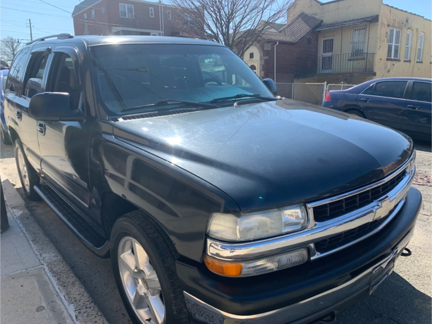 2003 Chevrolet Tahoe SUV - photo 2