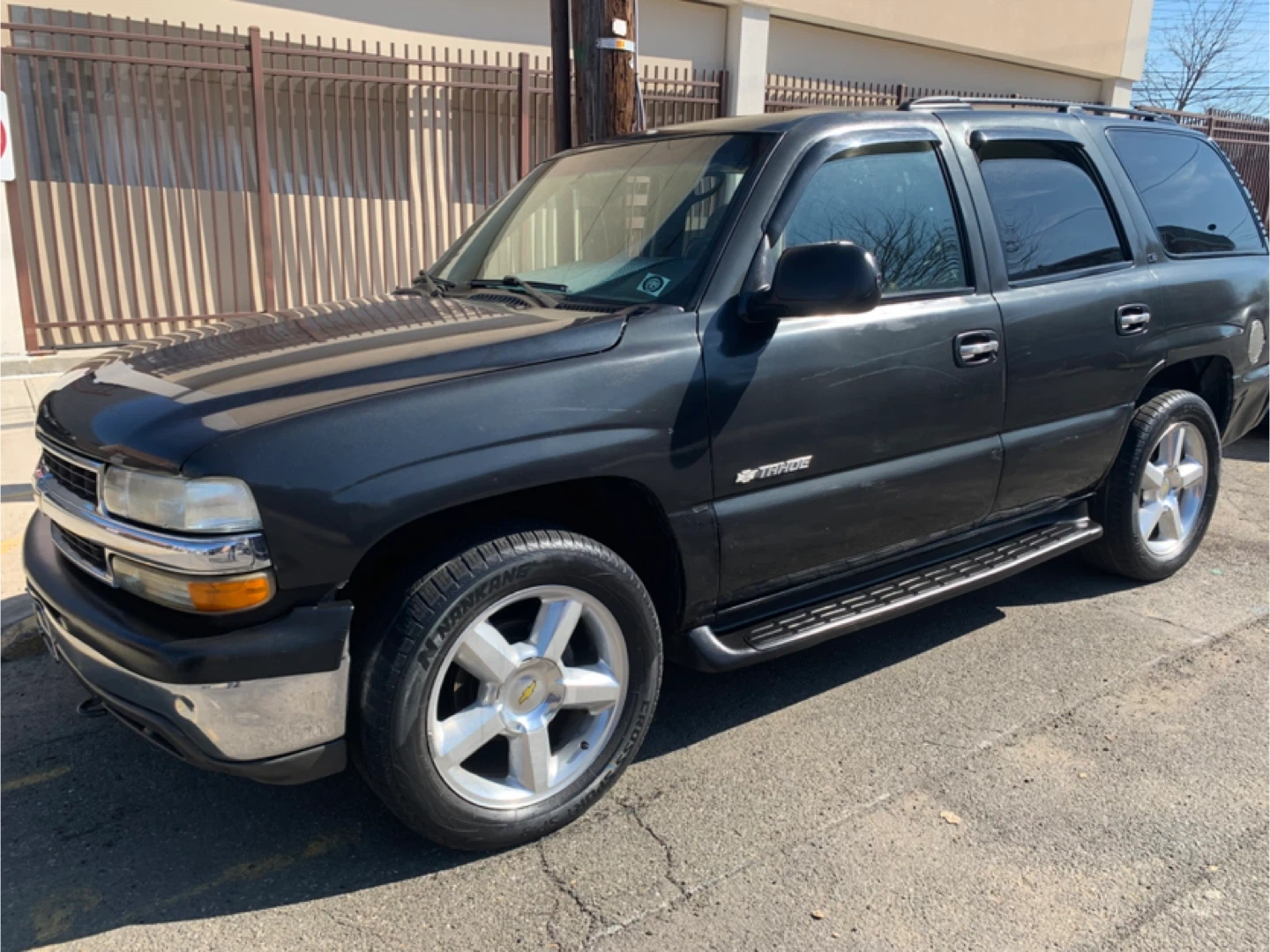 2003 Chevrolet Tahoe SUV - photo 4