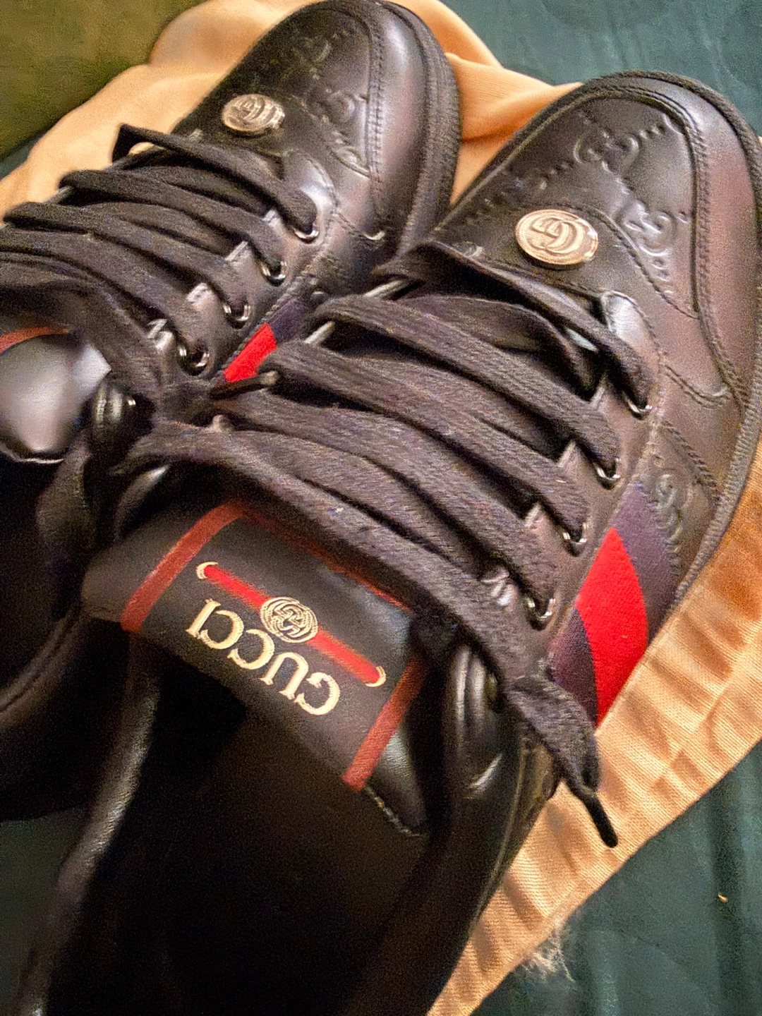 Gucci men’s Black Leather Sneakers size (10.5) - photo 3
