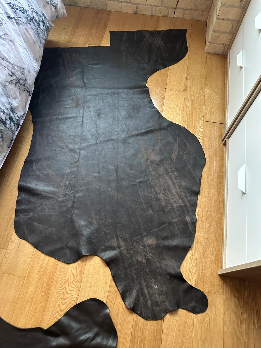 LARGE FULL GRAIN ITALIAN LEATHER UPHOLSTERY RUG CRAFT FURNITURE - photo 3