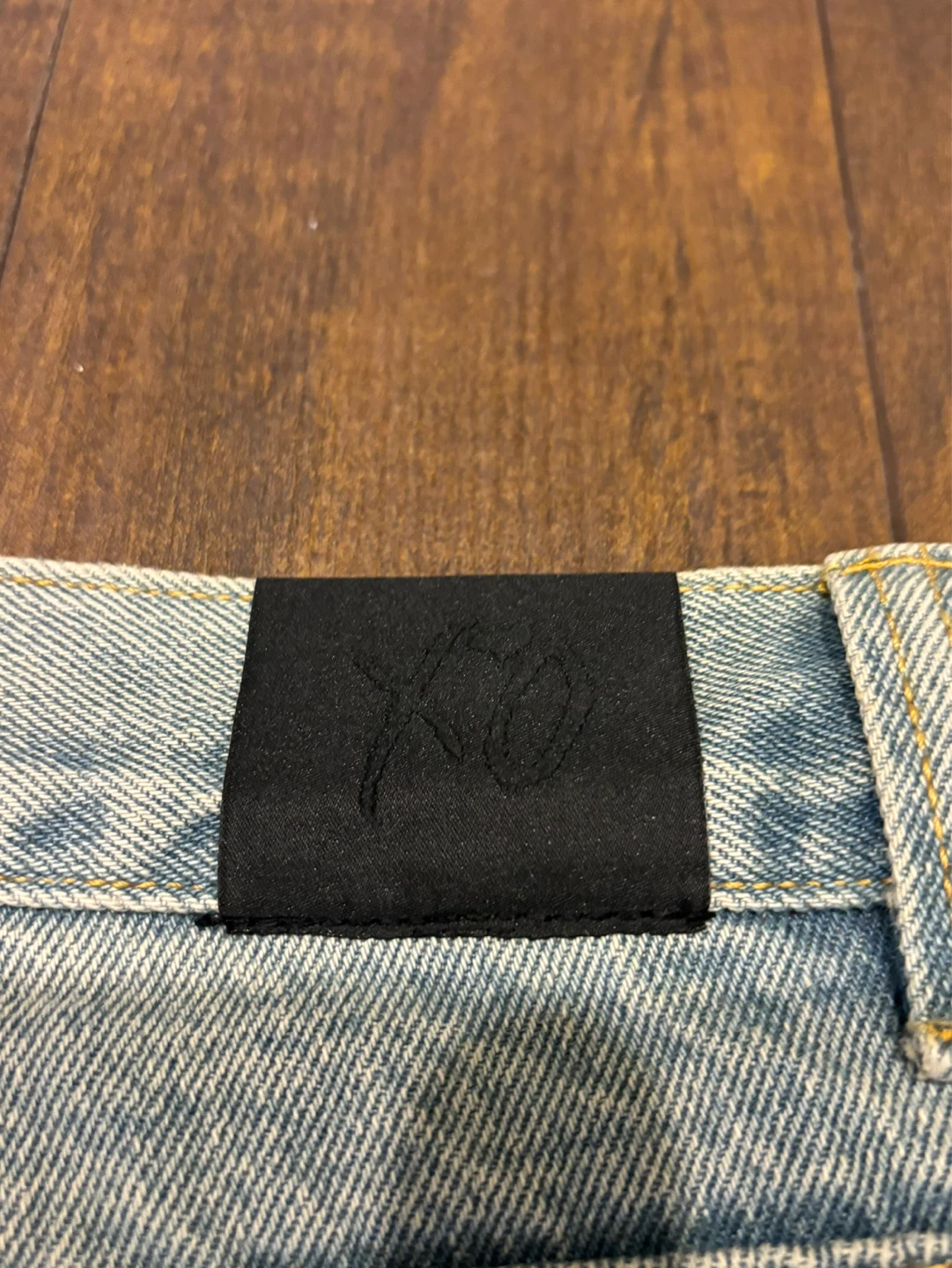 🌱 Puma x XO Distressed Denim Jeans - photo 5