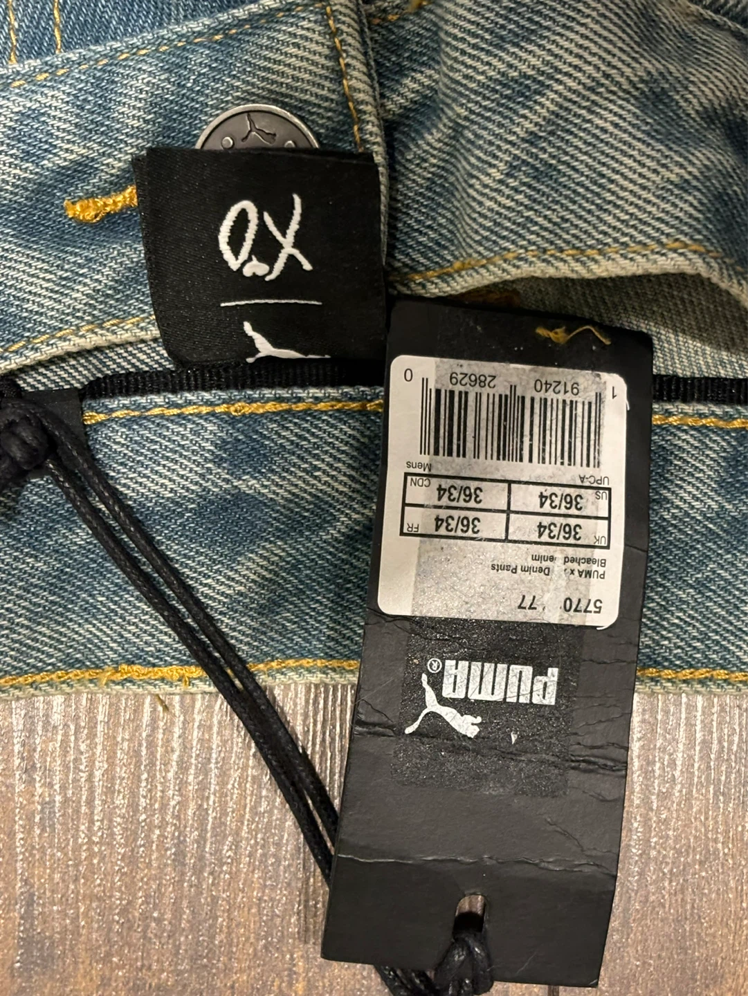 🌱 Puma x XO Distressed Denim Jeans - photo 2