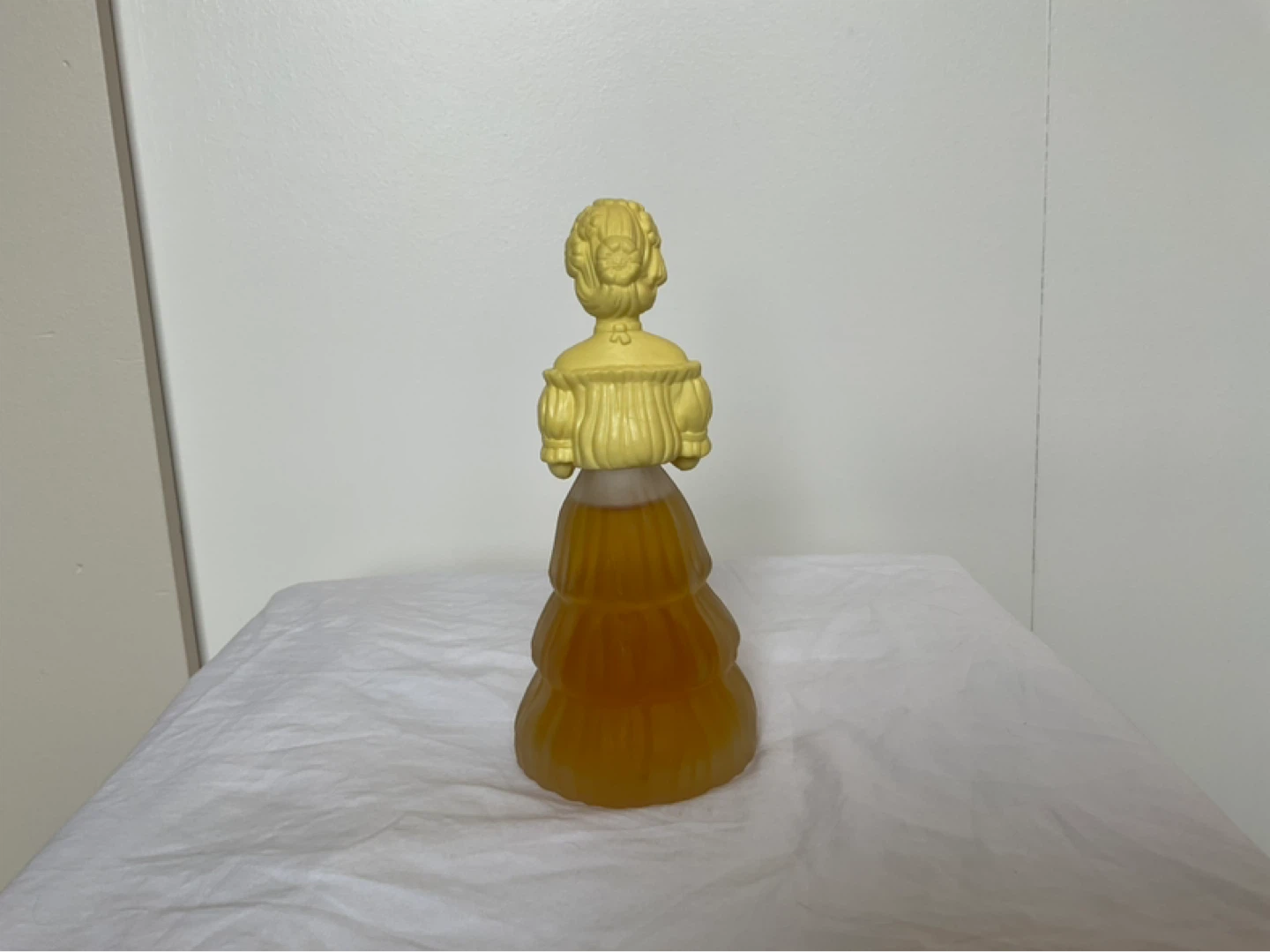 Vintage 1970’s Avon Garden Girl Decanter - photo 3