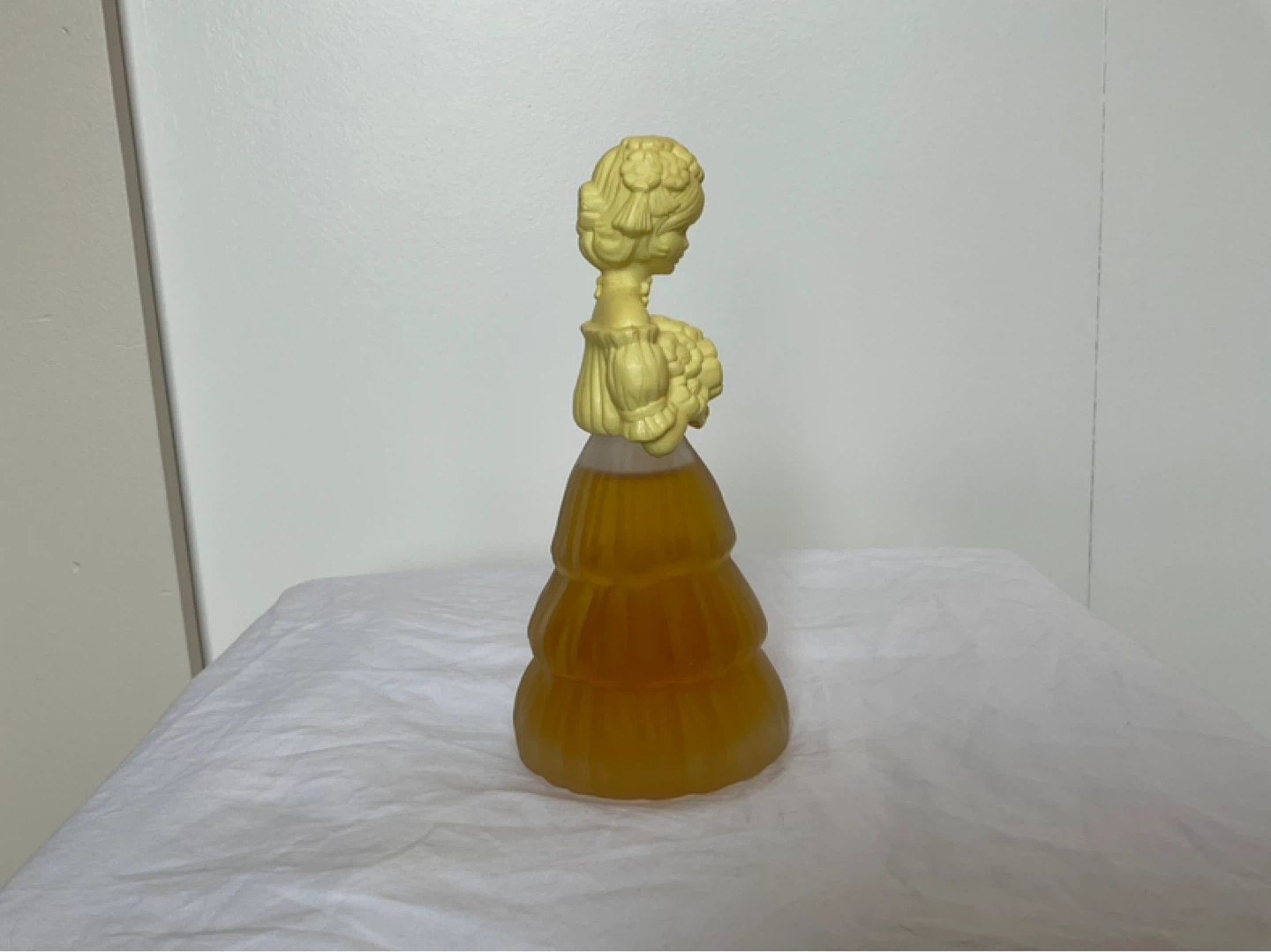 Vintage 1970’s Avon Garden Girl Decanter - photo 4