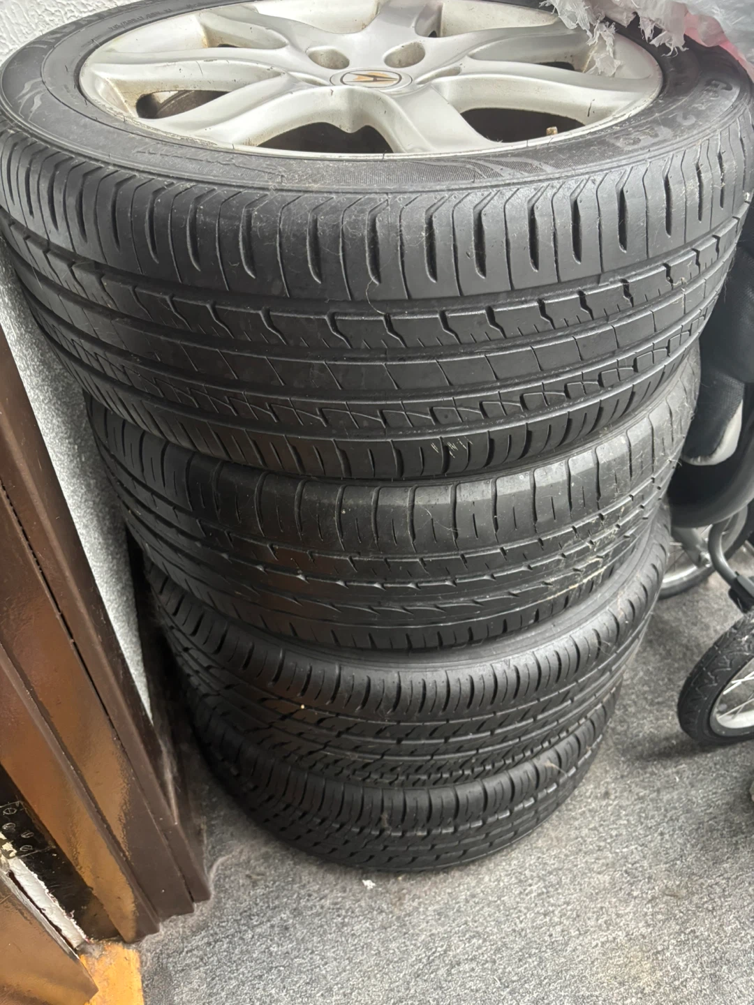 Set of 4 Acura Alloy Wheels and Tires - photo 3