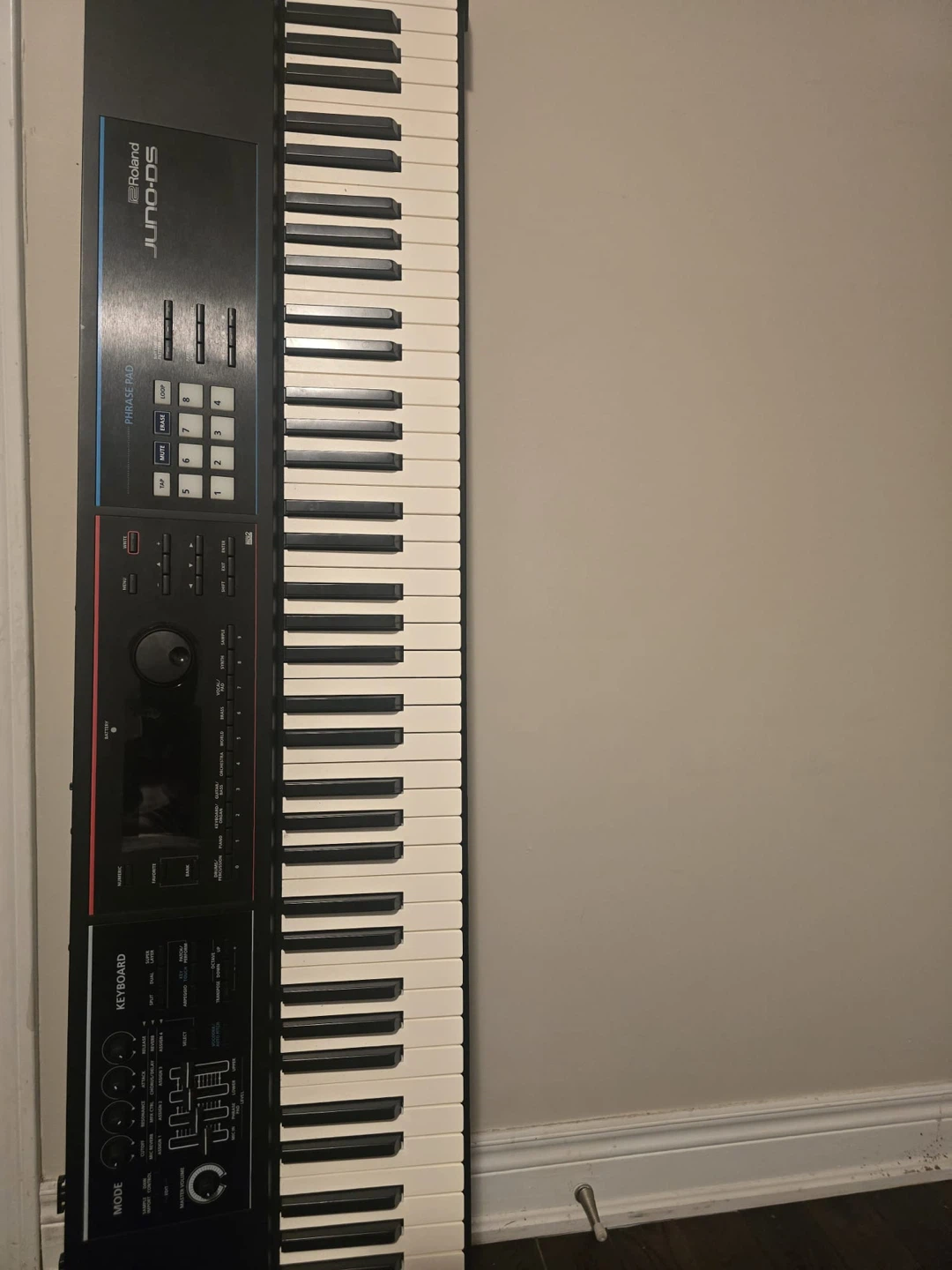Roland Juno DS61 Synthesizer-Black - photo 2
