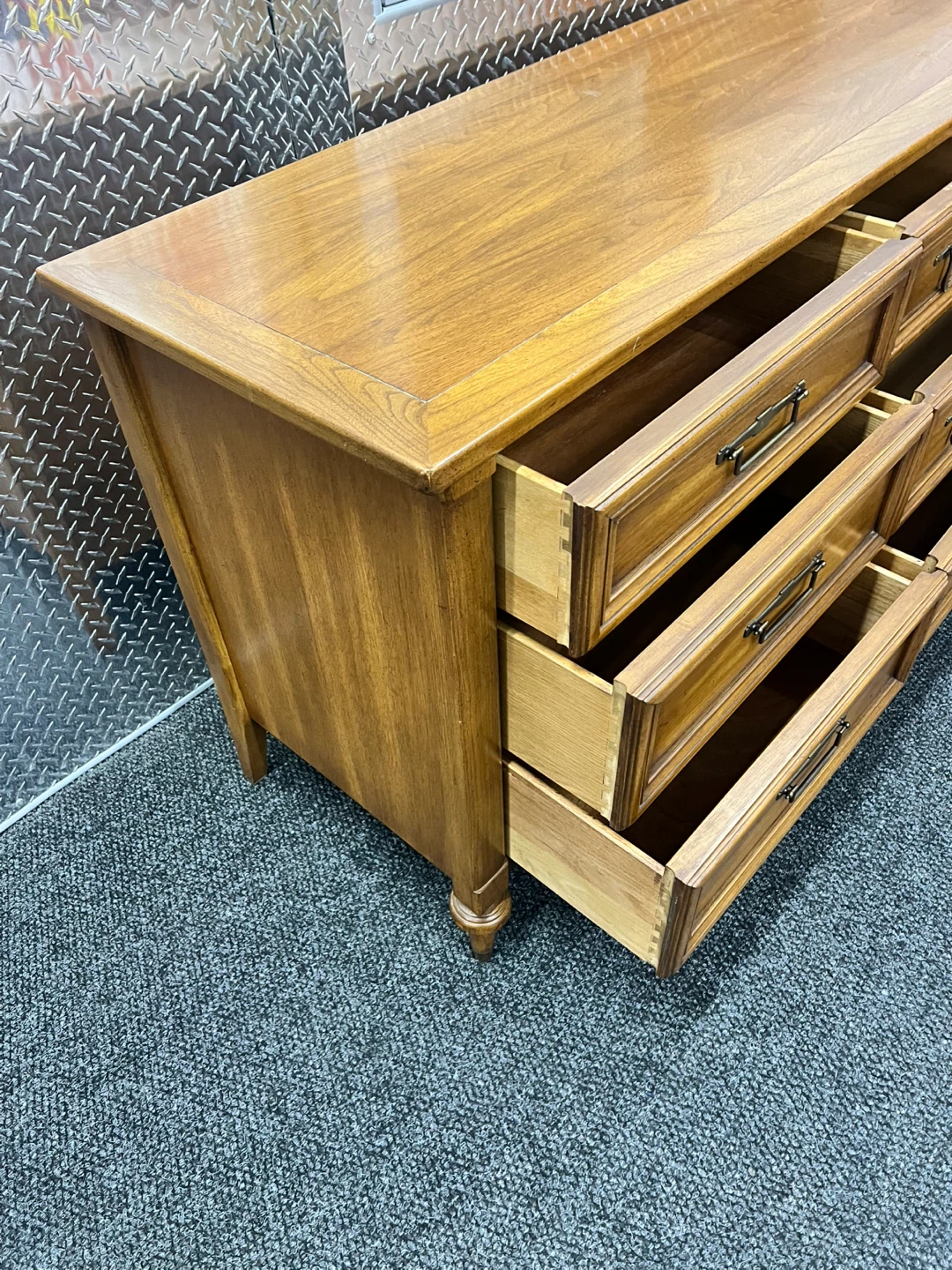 MCM Dresser from White Furniture Co. 20%OFF+FREE DELIVERY - photo 4