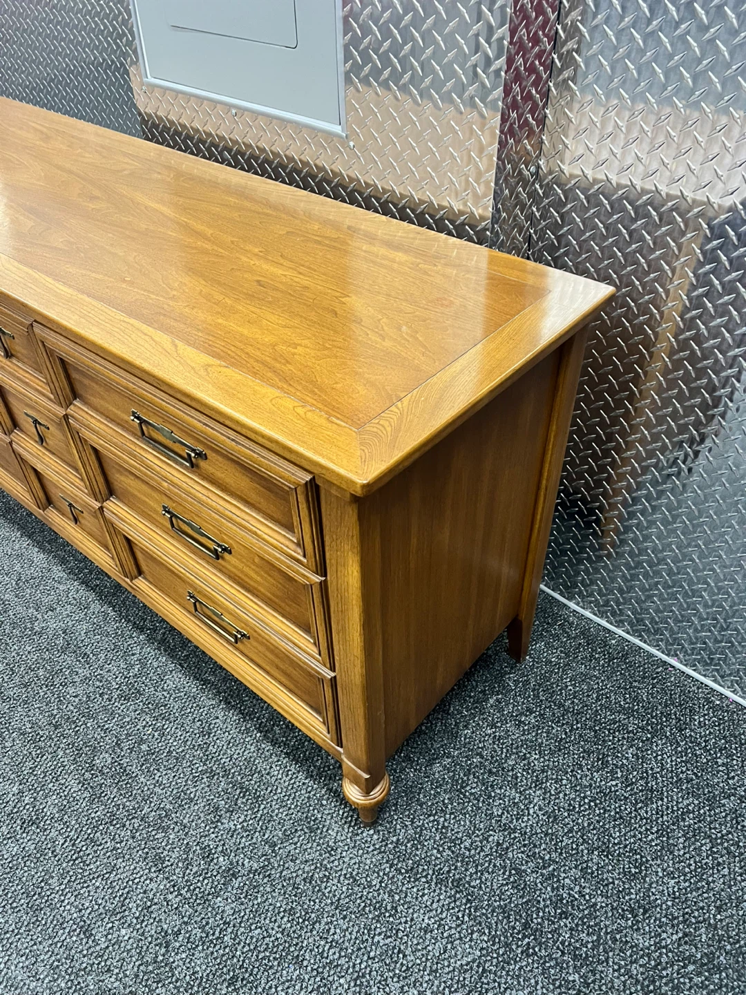 MCM Dresser from White Furniture Co. 20%OFF+FREE DELIVERY - photo 5