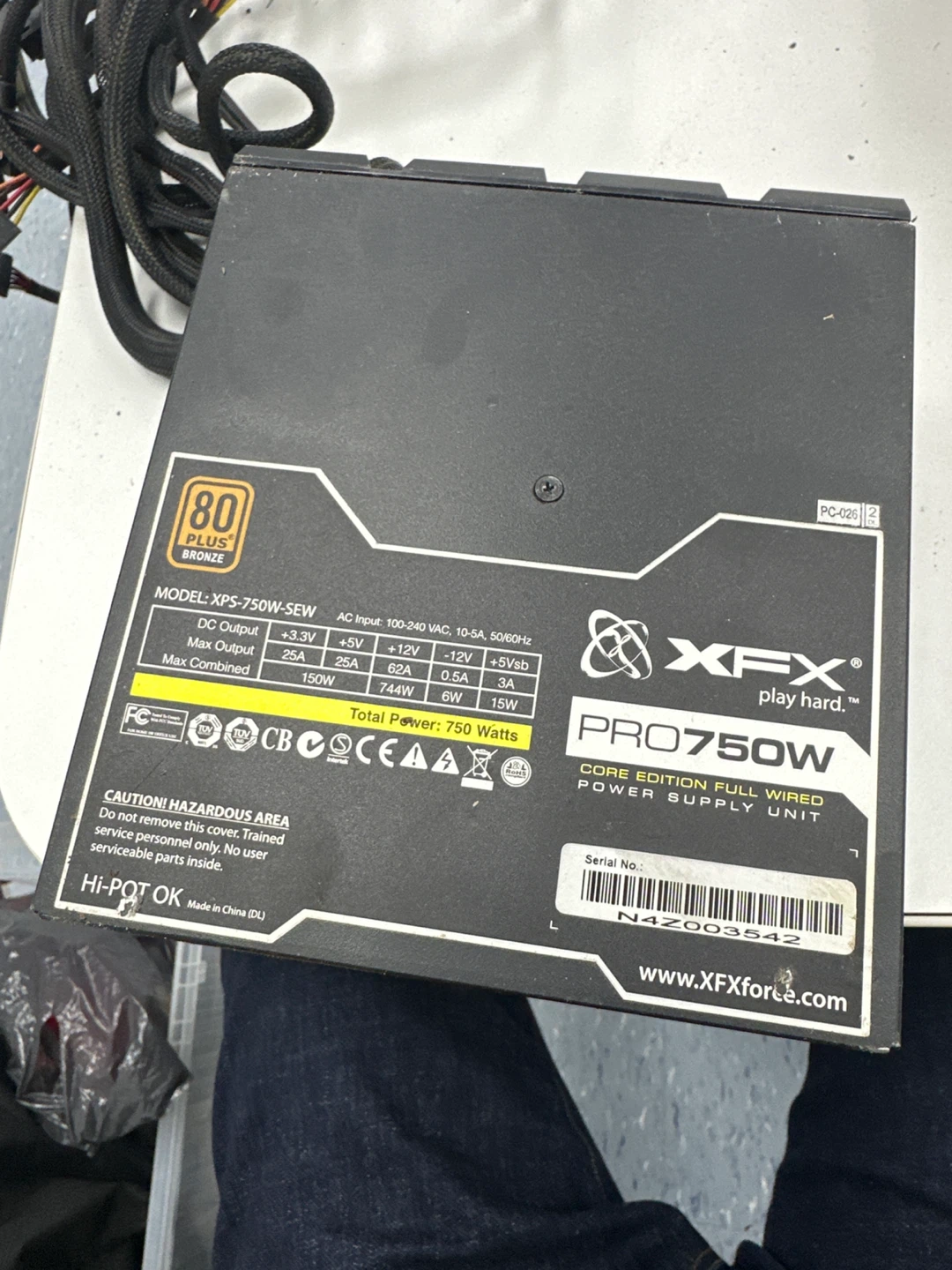 XFX PRO750W-SEW 750W Power Supply Unit - photo 2