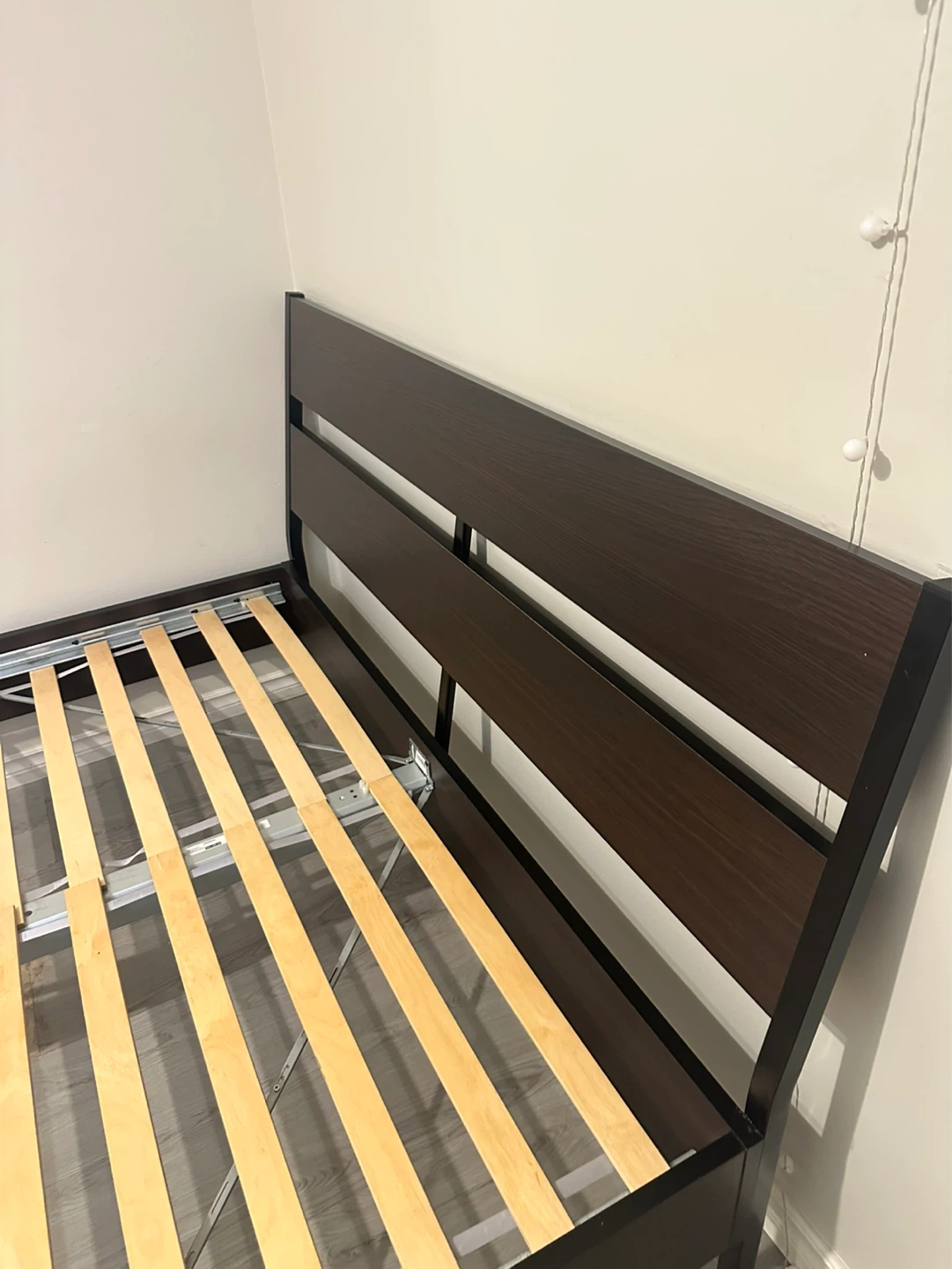 Double size bed frame *Free delivery - photo 3