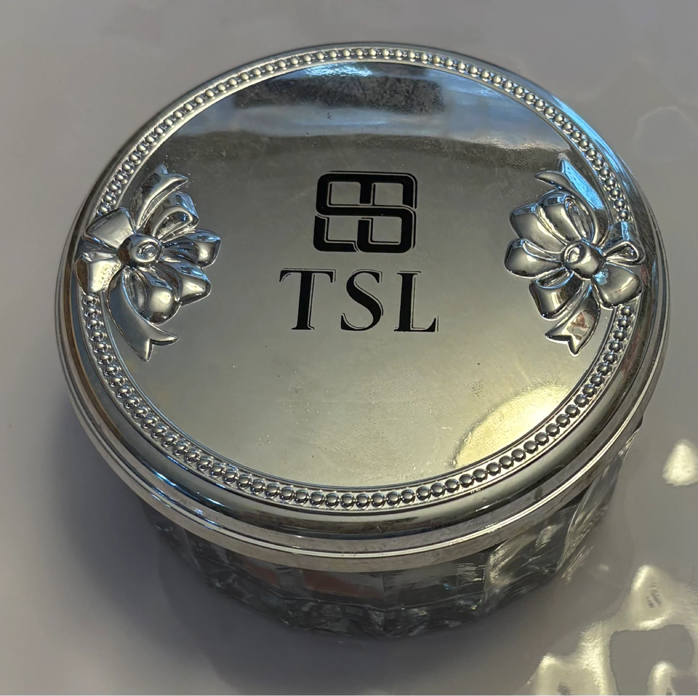 ✨✨Jewels by TSL Powder Puff Dish