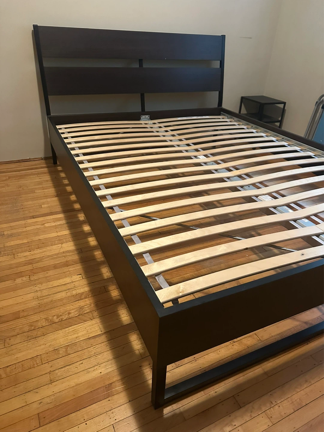 Ikea Queen bed frame *Free delivery - photo 2