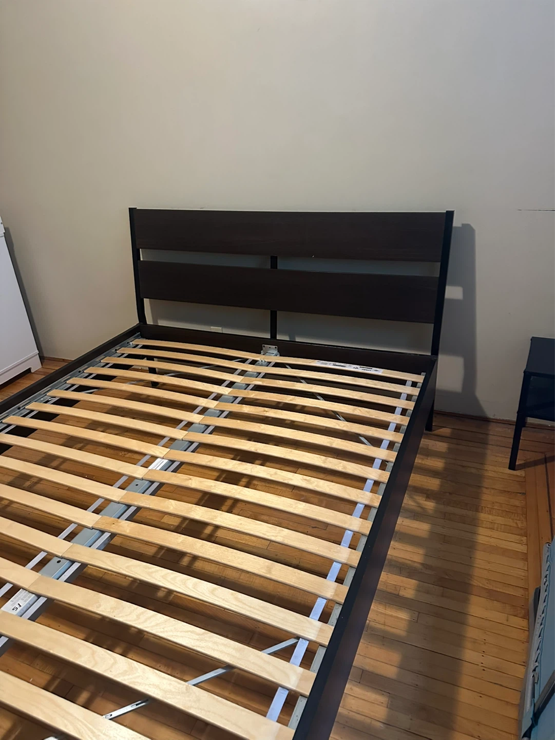 Ikea Queen bed frame *Free delivery - photo 5