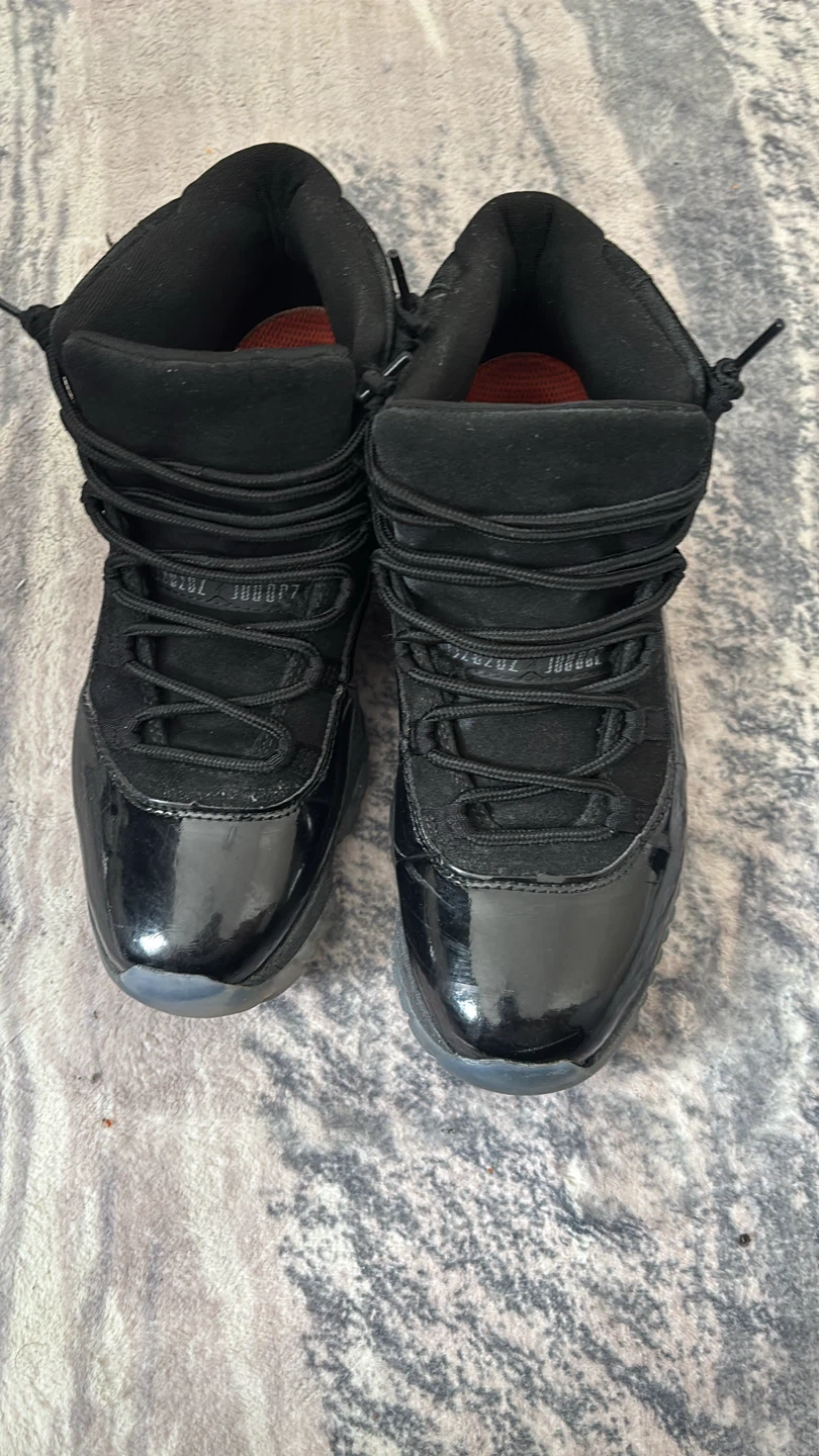 Air Jordan 11 "Cap and Gowns” - photo 2
