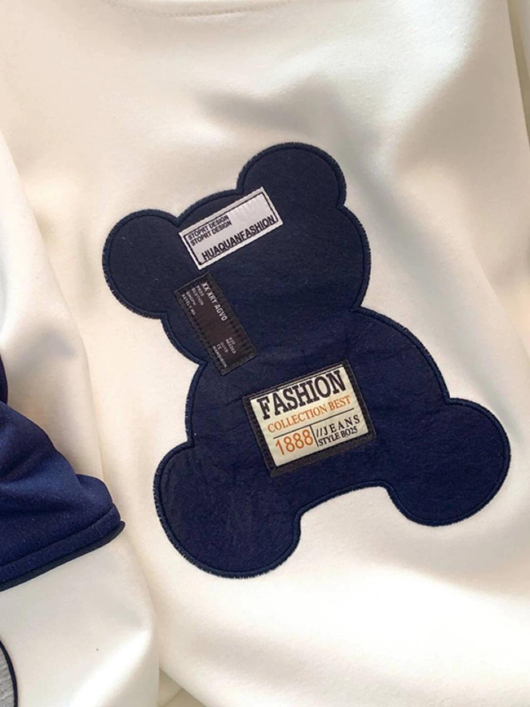 Women's Color Block Bear Graphic Sweatshirt - photo 3