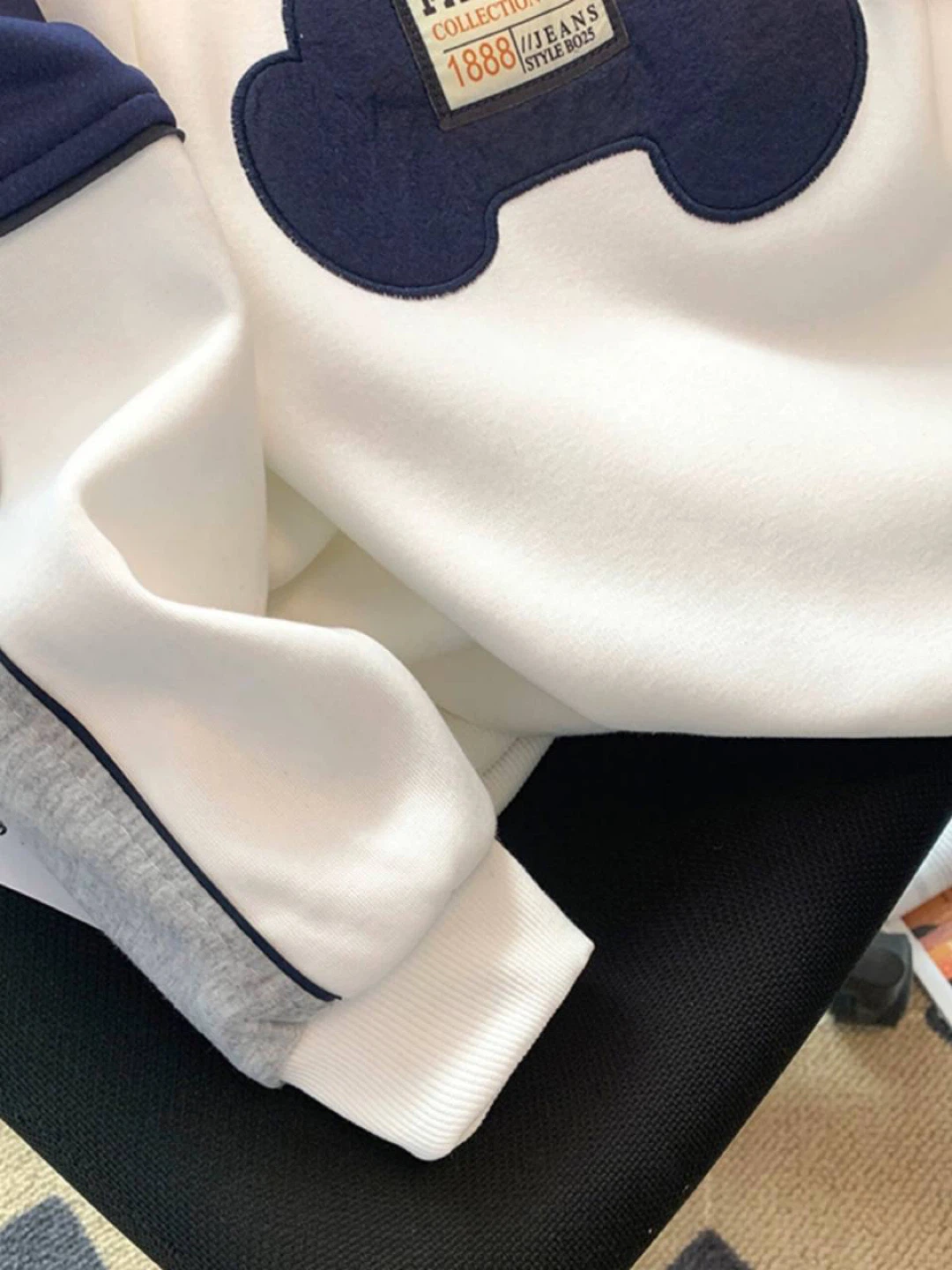 Women's Color Block Bear Graphic Sweatshirt - photo 4