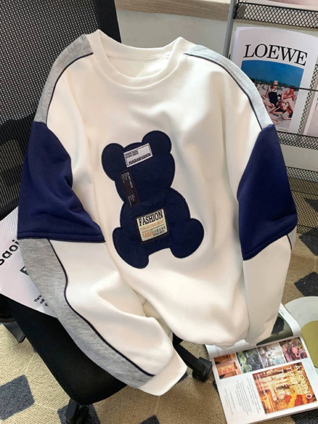 Women's Color Block Bear Graphic Sweatshirt