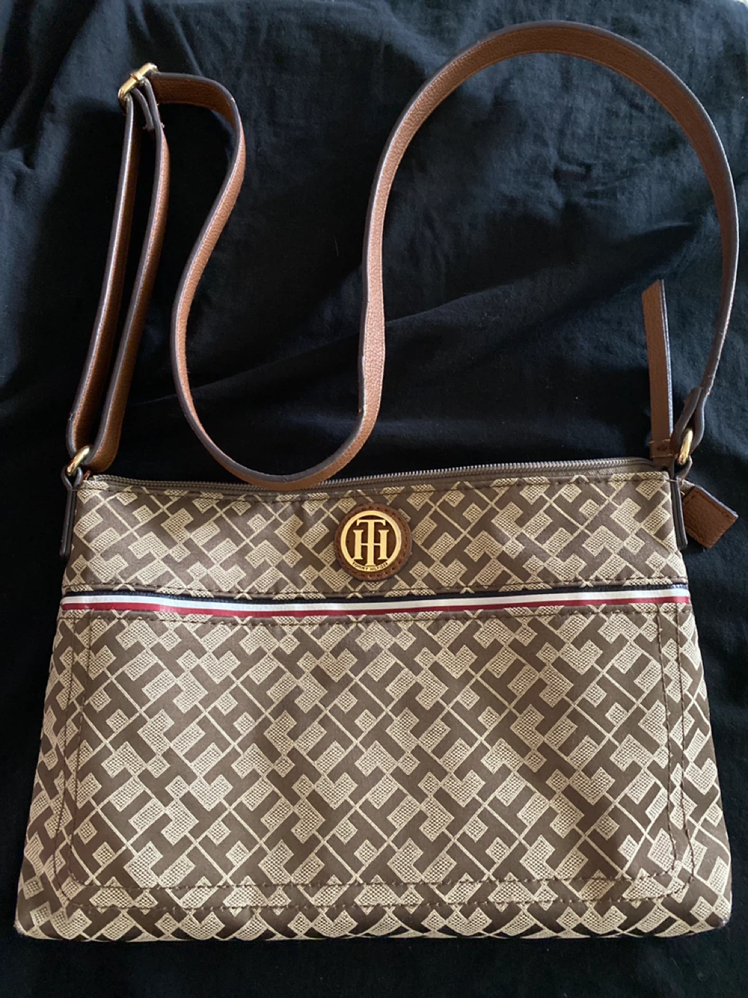 Tommy Hilfiger crossbody