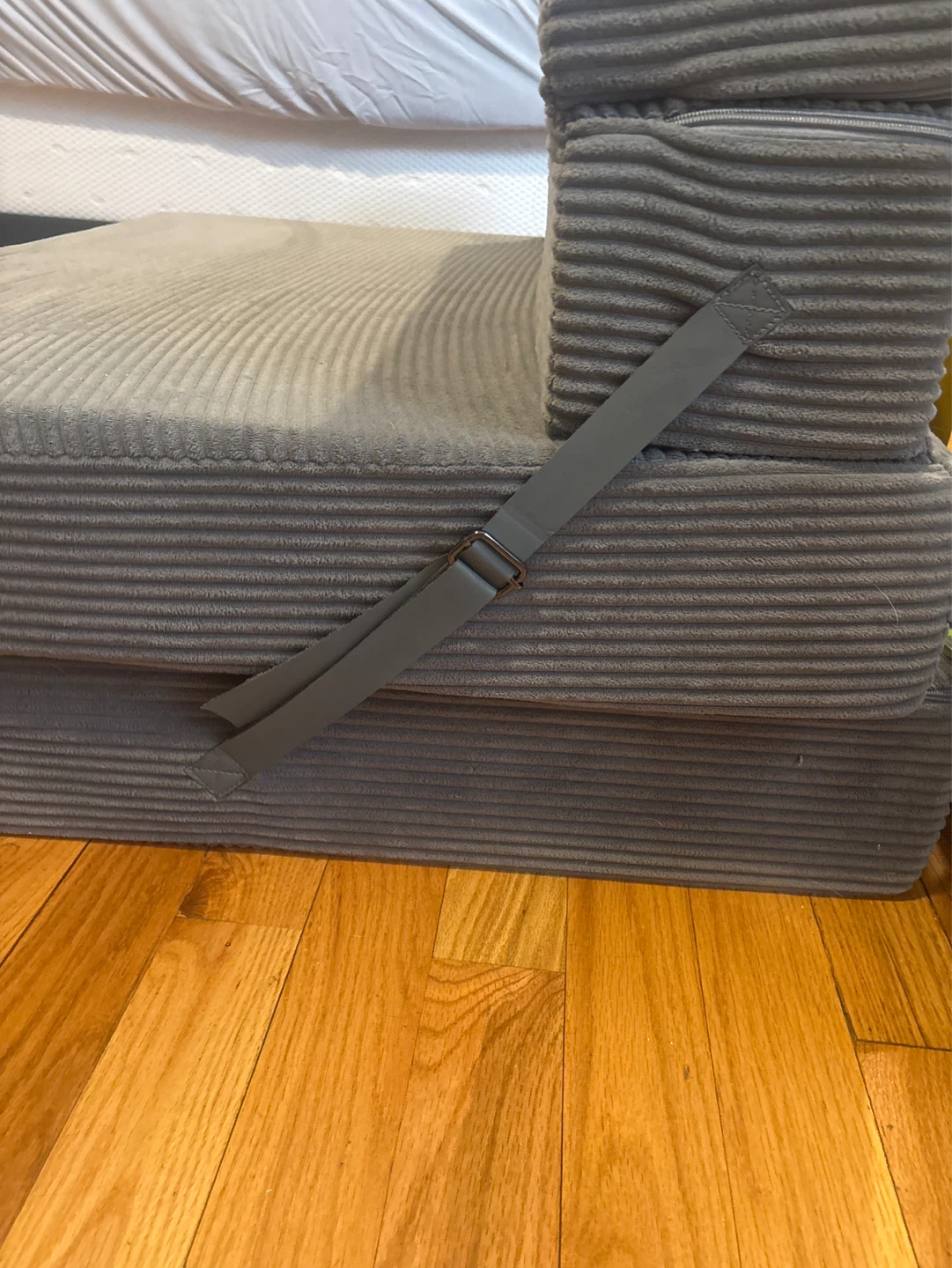 Grey couch - photo 3