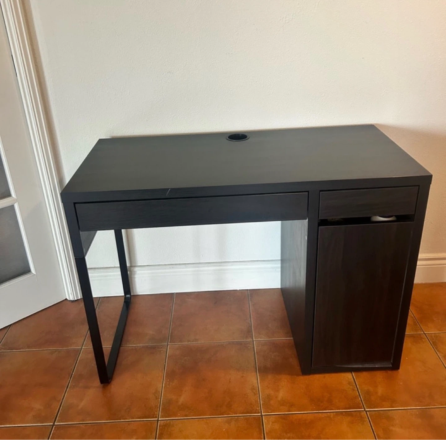 Ikea Micke desk *Delivery available