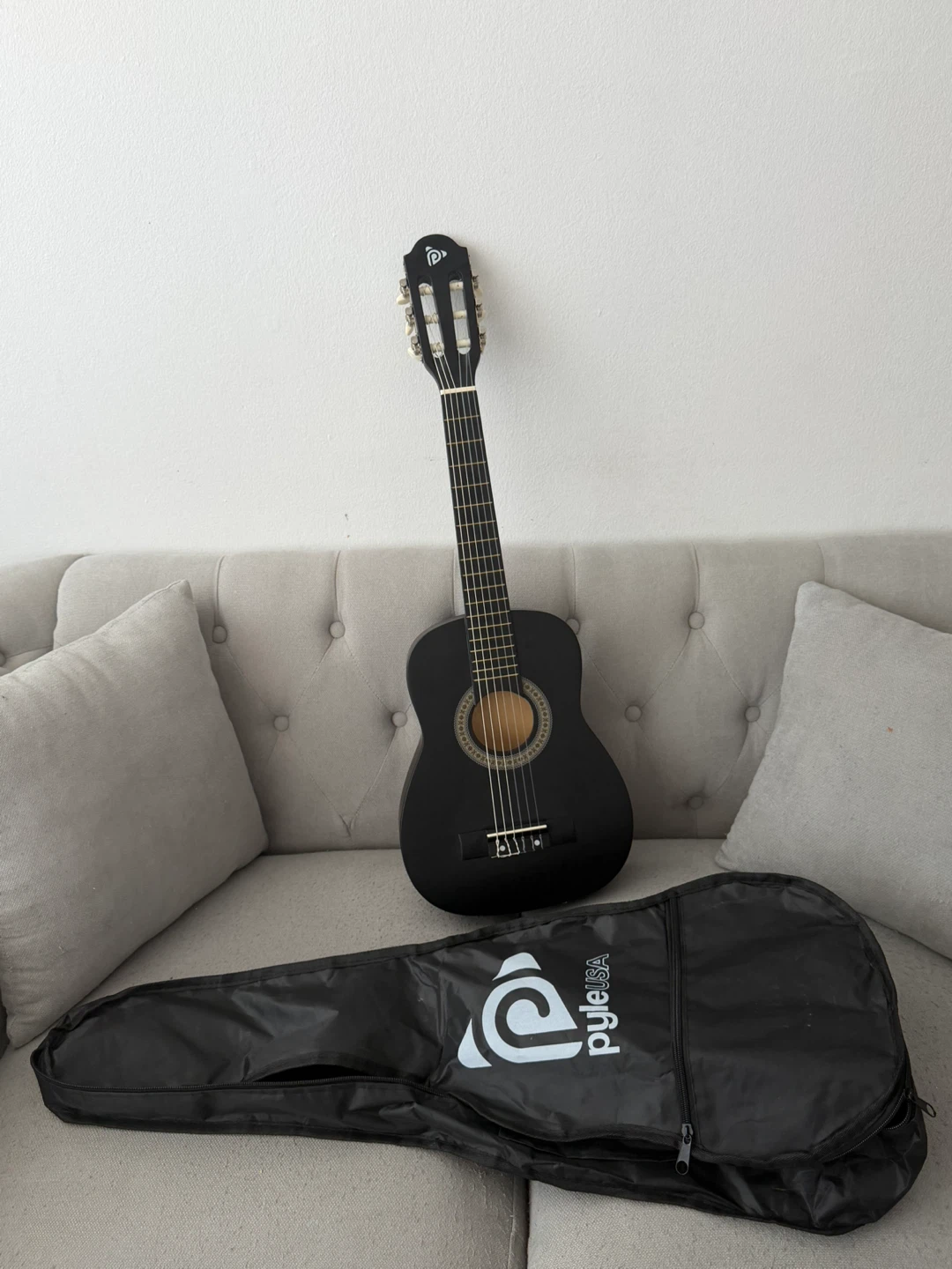 Pyle Black Acoustic Guitar with Gig Bag
