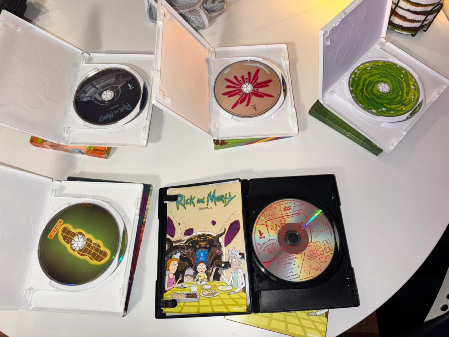 Rick and Morty Seasons 1-5 DVD Box Set - photo 2