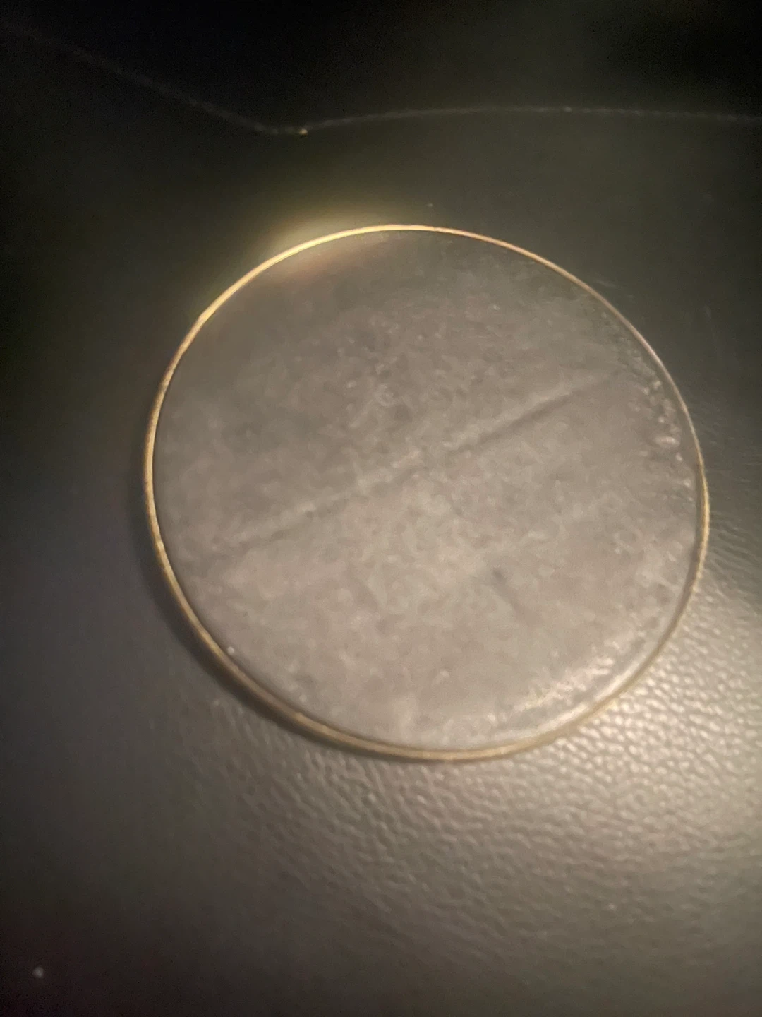 Round compact mirror