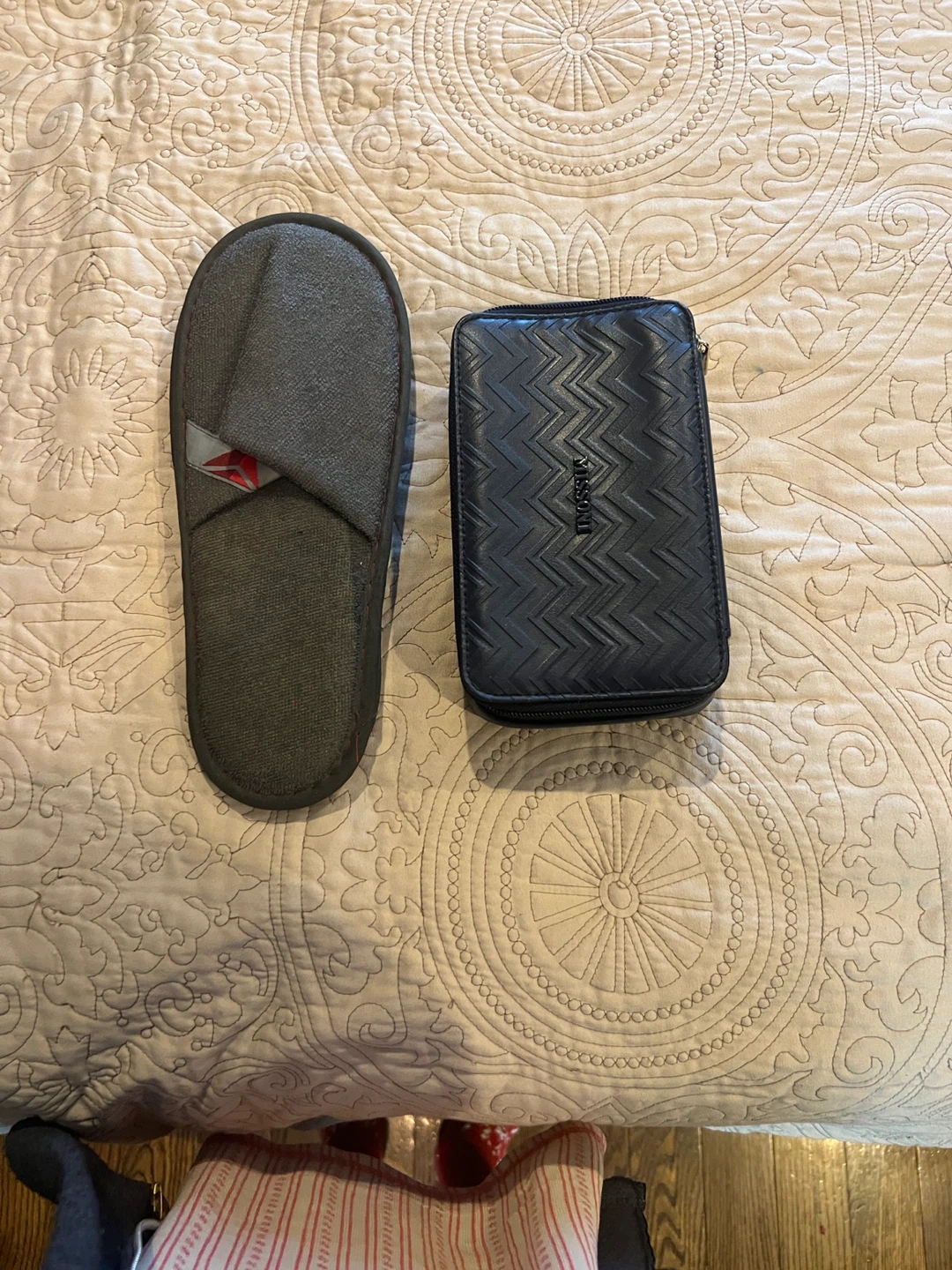 Delta Missoni Amenity Kit with Slippers and Toothbrush
