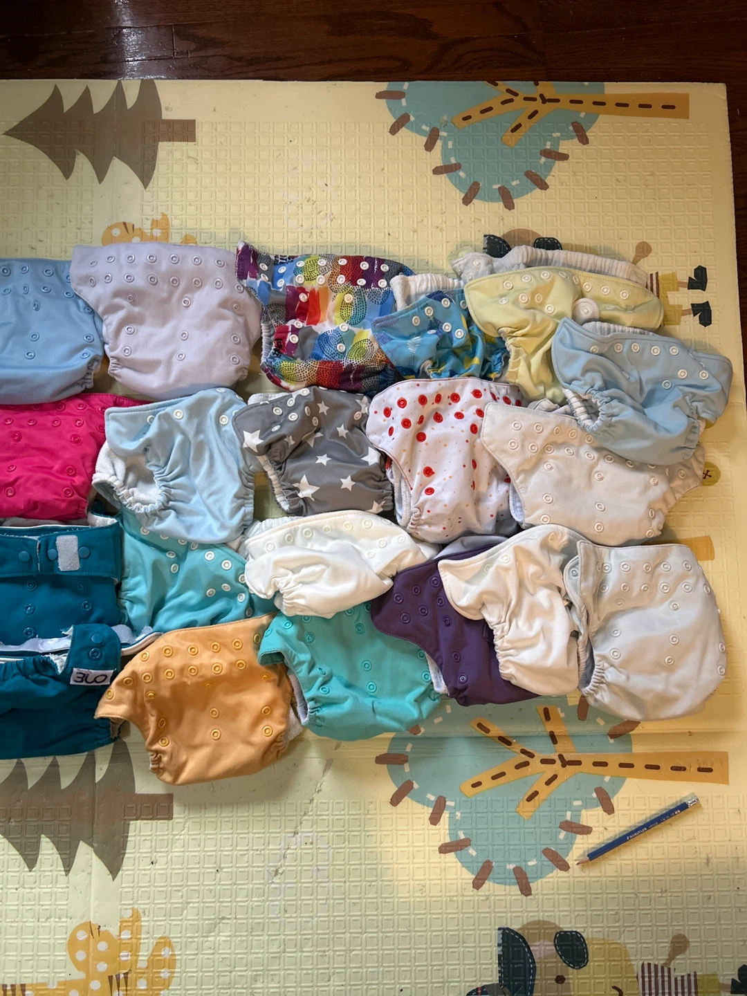 Bundle of Reusable Cloth Diapers and Inserts