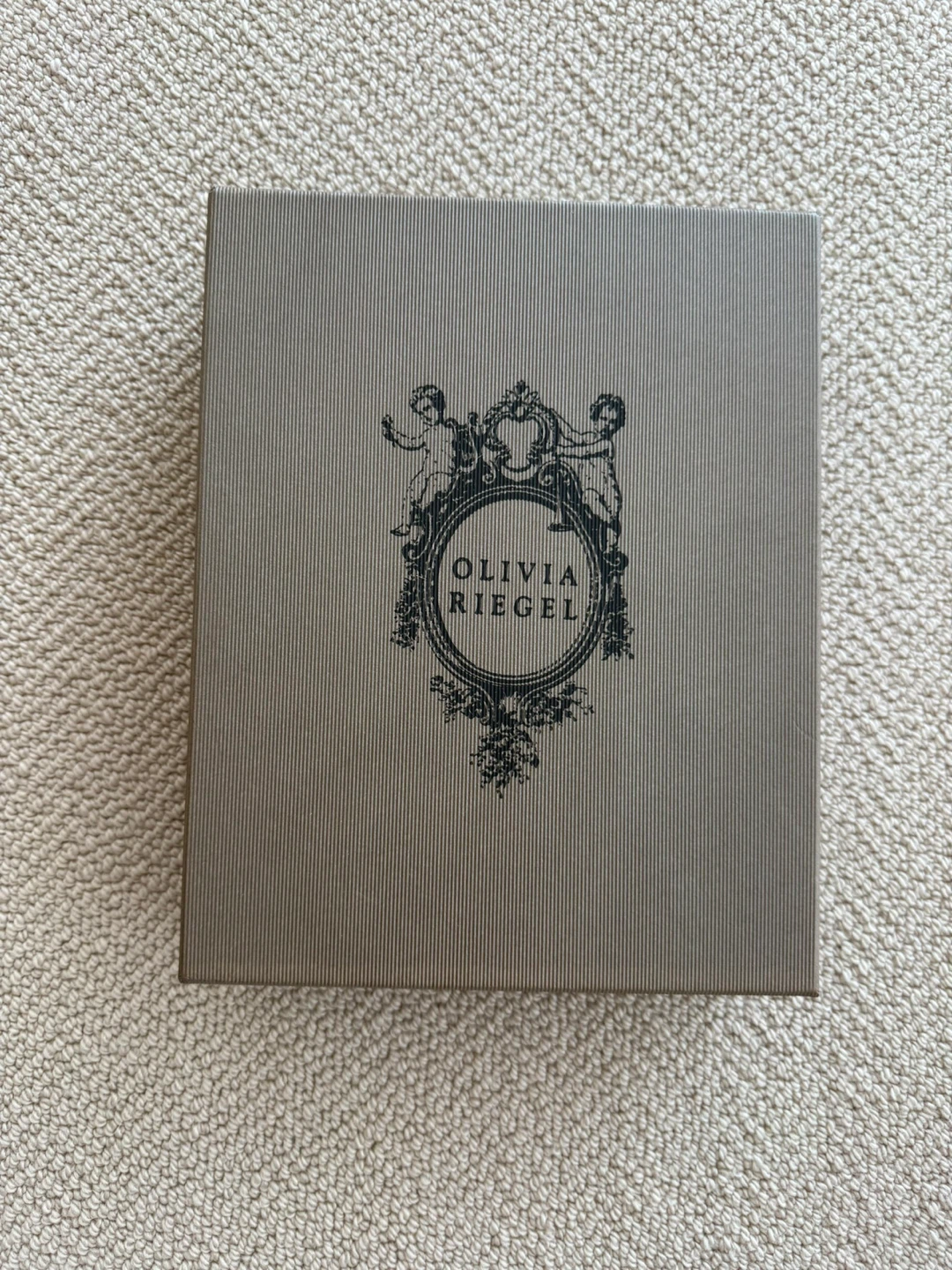 Olivia Riegel White Enamel Clover Picture Frame - photo 2