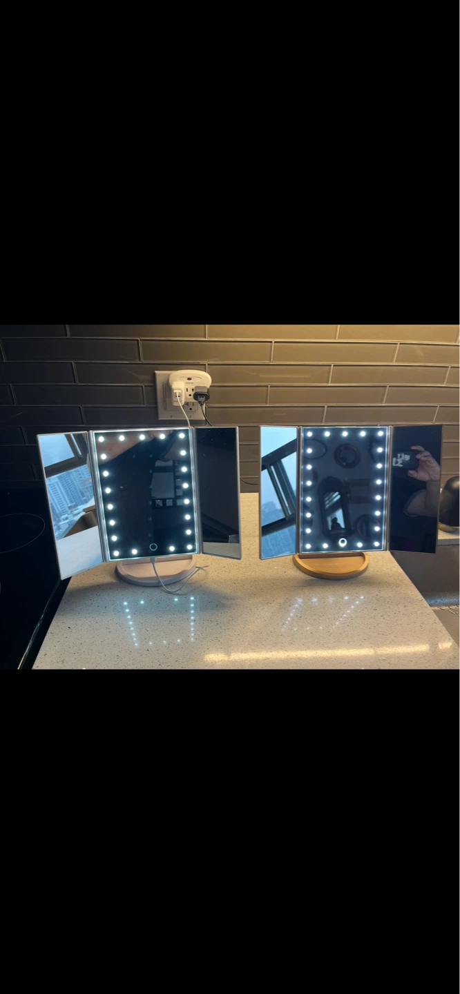 Easehold Tri-fold LED Makeup Mirror - photo 5
