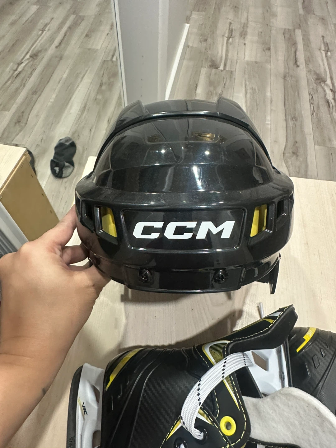 CCM Hockey Helmet and VicHockey Skates Size 1 - photo 5