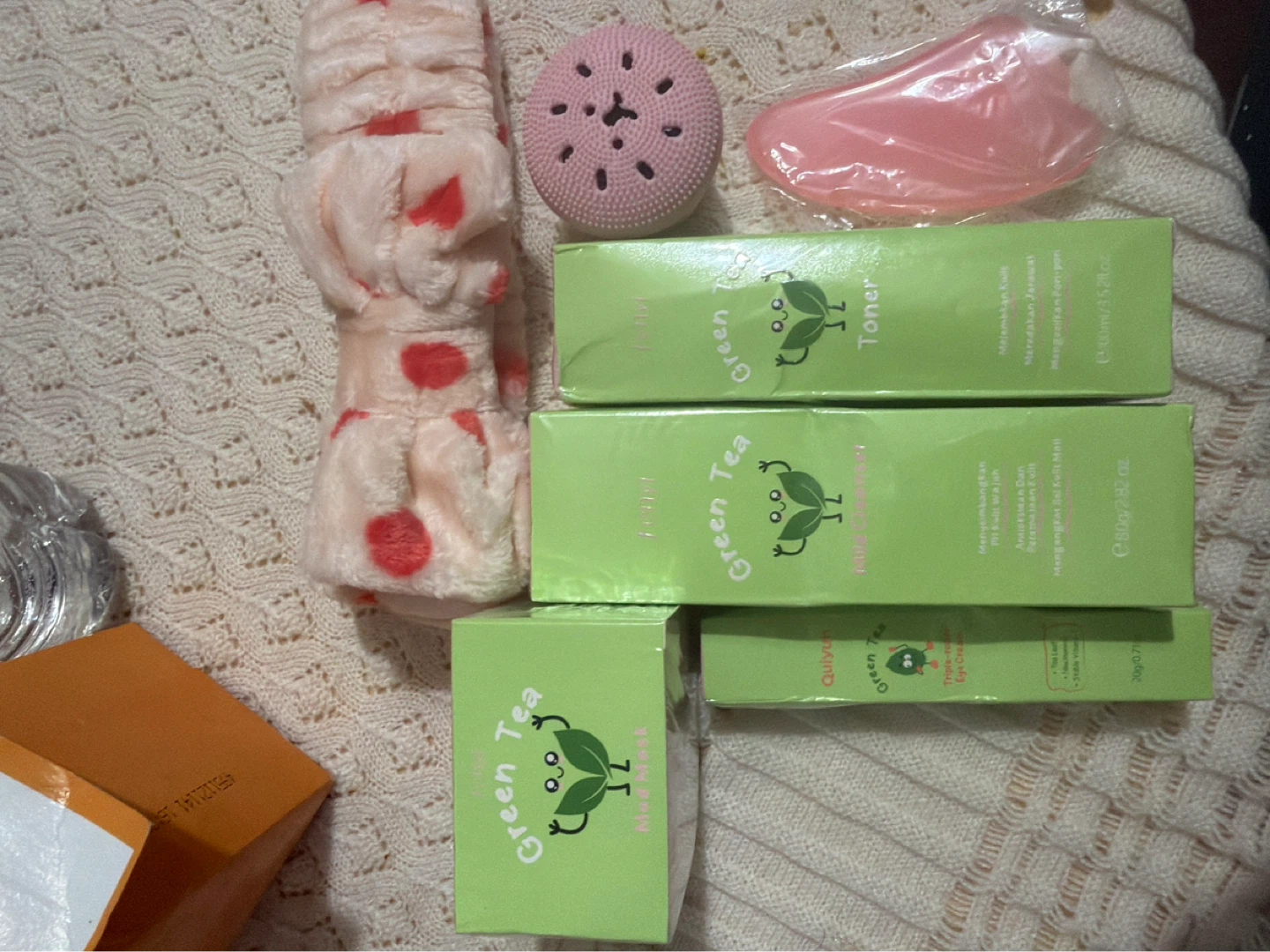 Green Tea Skincare Set with Headband and Face Tools - photo 2