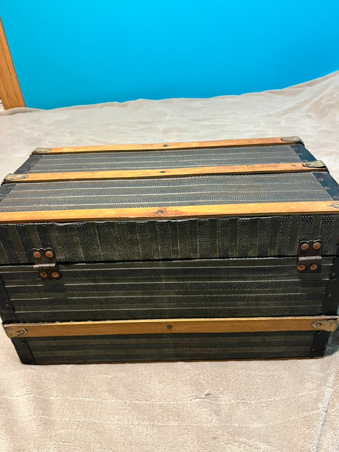 Worcester Metal Goods Co. Vintage Steamer Trunk - photo 2