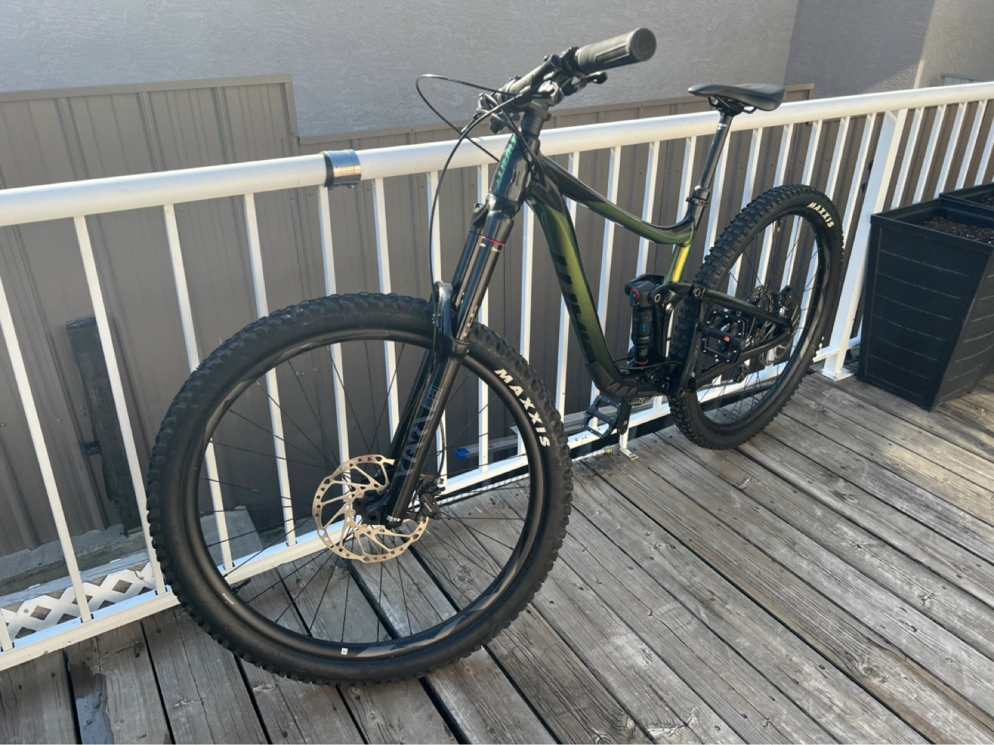 Full Suspension Mountain Bike