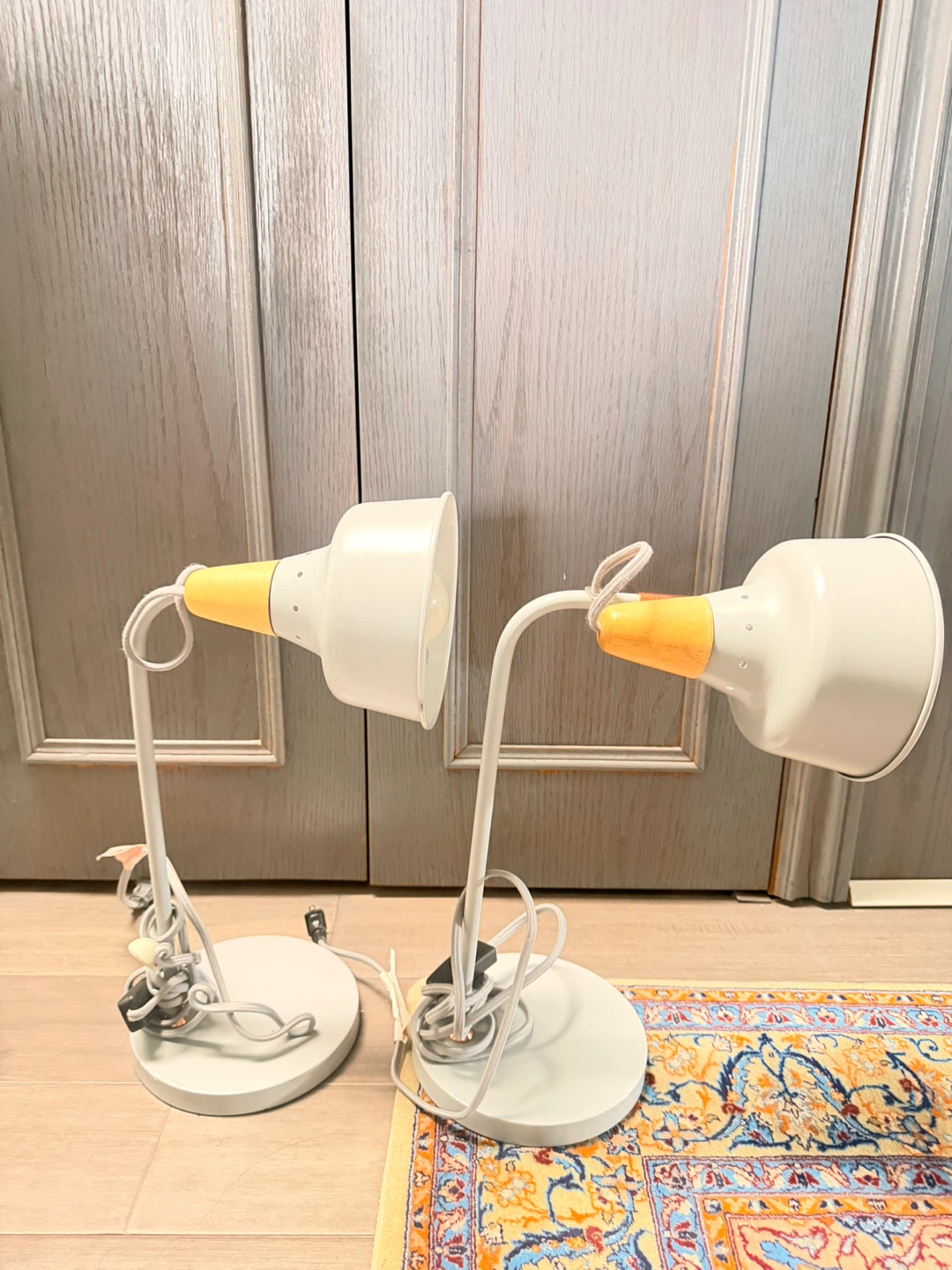 Set of 2 white desk lamps with yellow accents