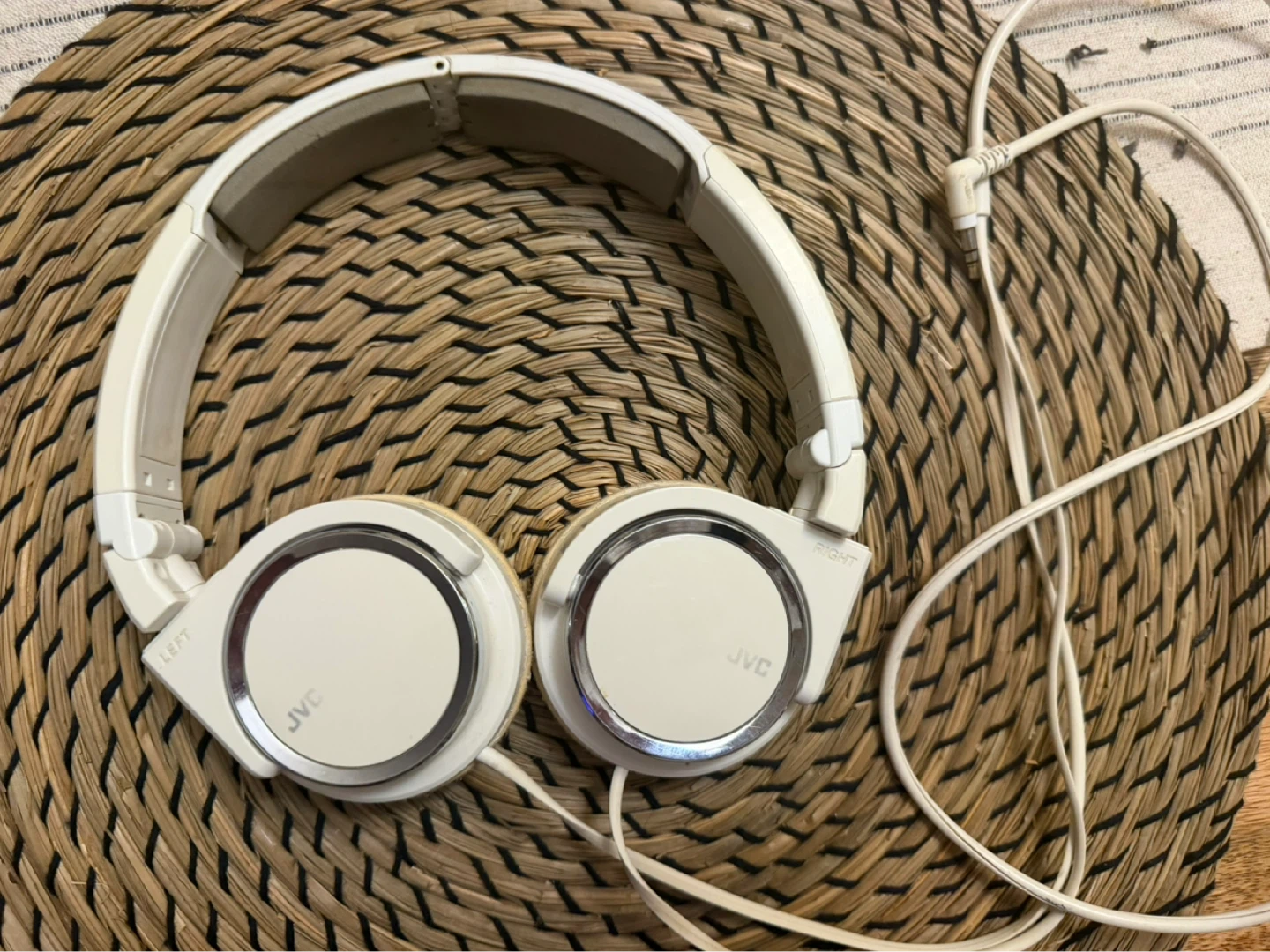 JVC White On-Ear Headphones - photo 2