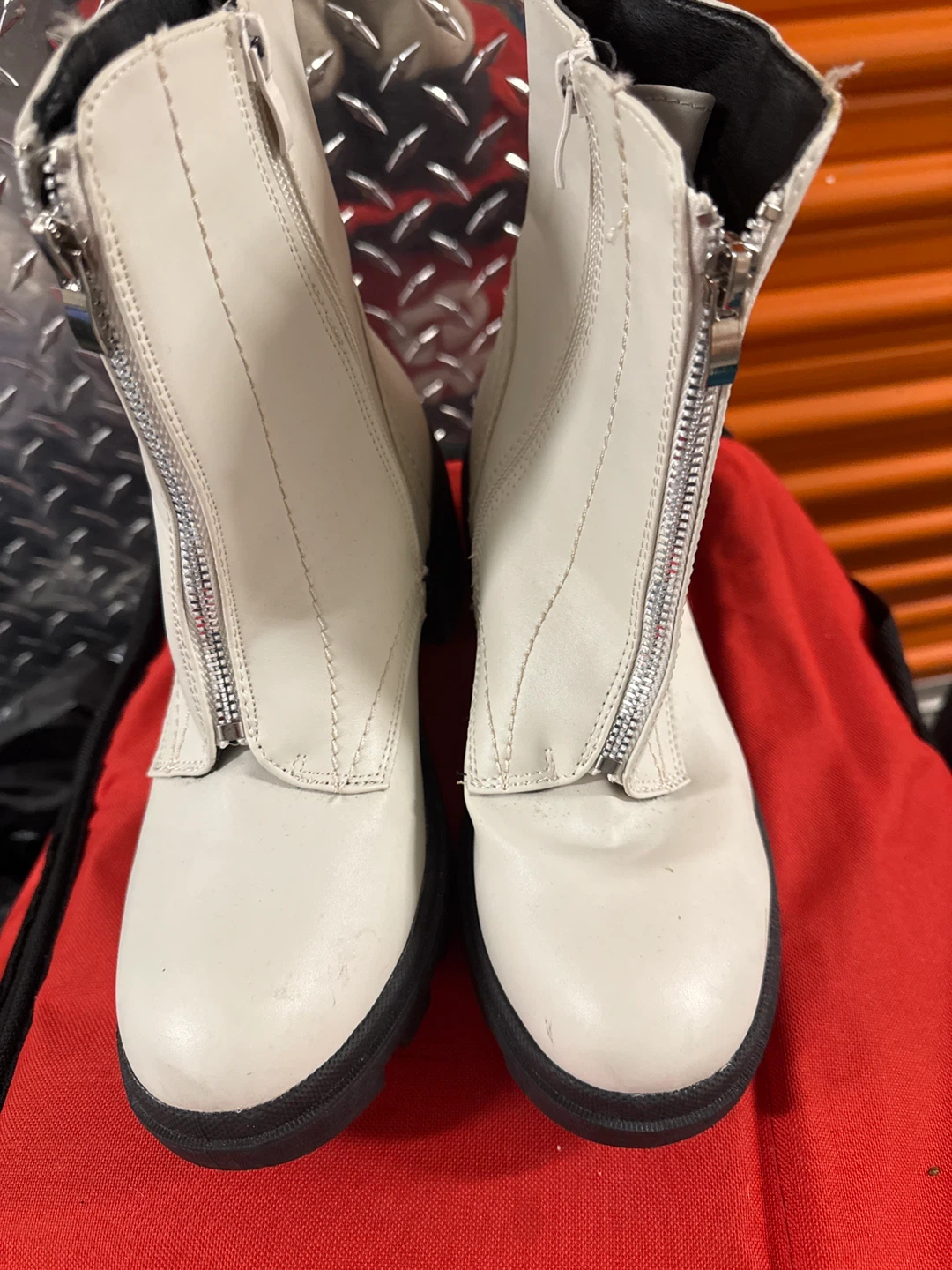 Levina White Combat Boots WMS 8