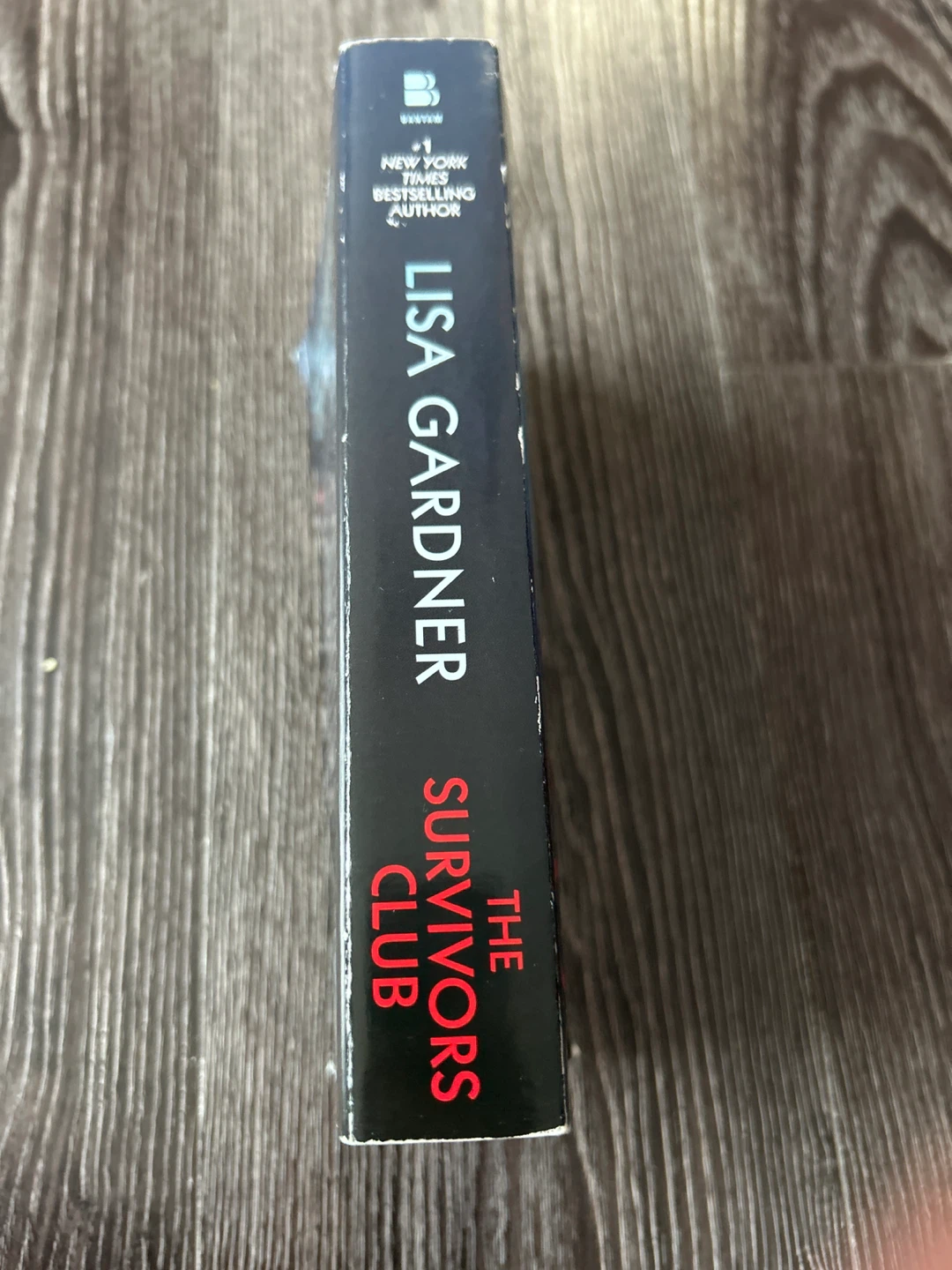 The survivors club novel by Lisa Gardner - photo 2