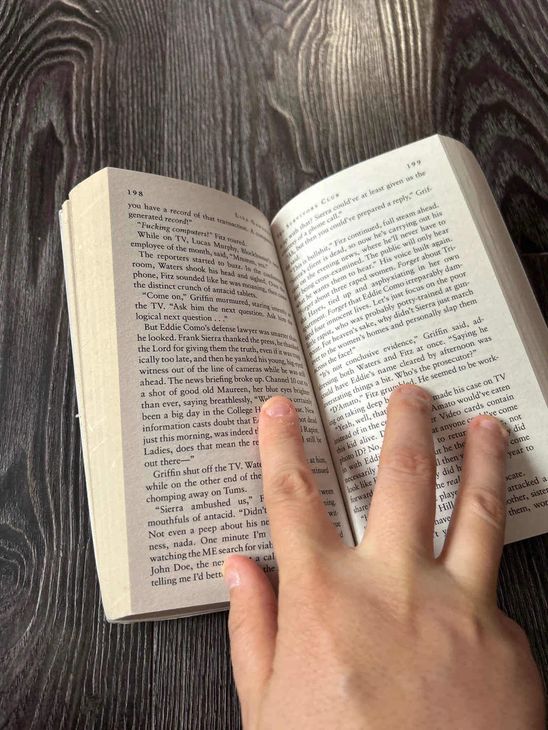 The survivors club novel by Lisa Gardner - photo 4