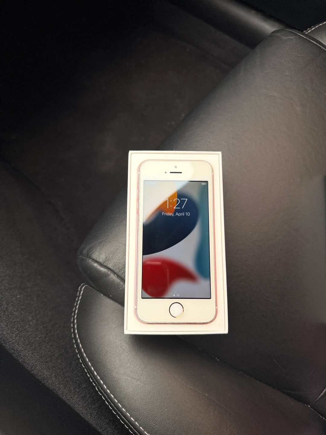 iPhone SE (Rose Gold) - photo 2