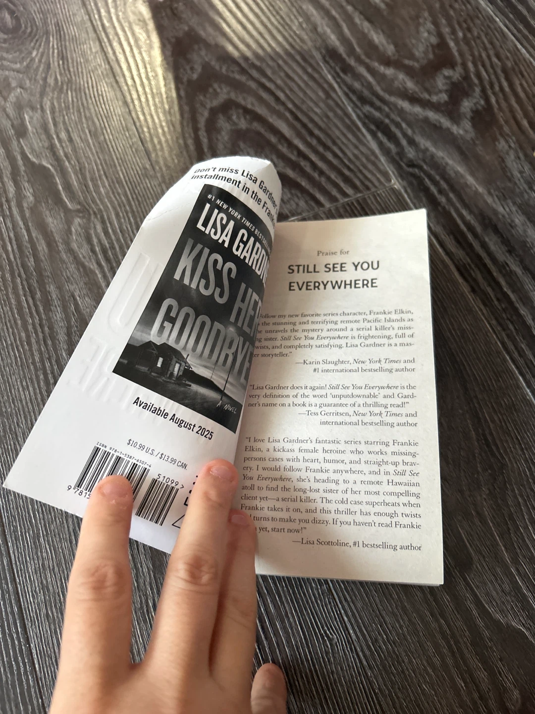 Still see you everywhere novel by Lisa Gardner #thriftypick - photo 3