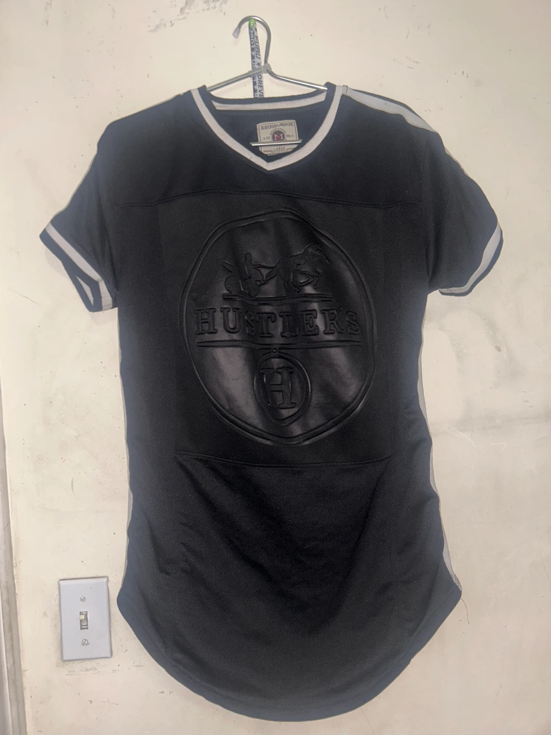 Hustlers Black T-Shirt Size Large