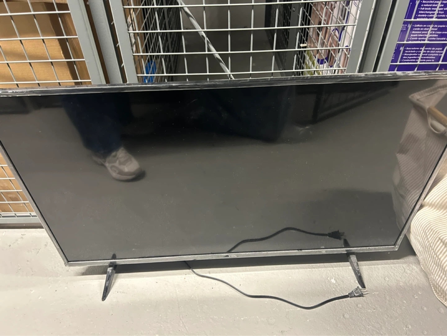 TCL 43”  Smart Android TV  -cracked screen