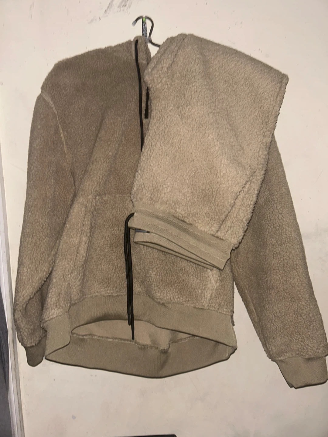 Men's Fleece Sweatshirt and Pants Set