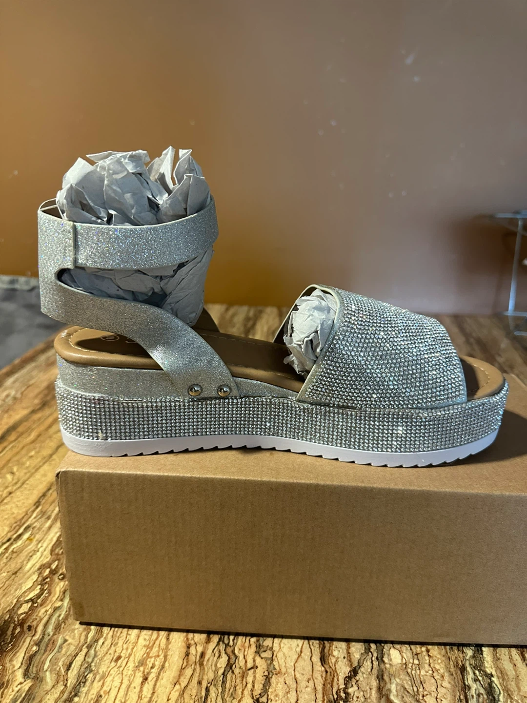 Forever Women's Silver Rhinestone Platform Sandals Size 10 - photo 2