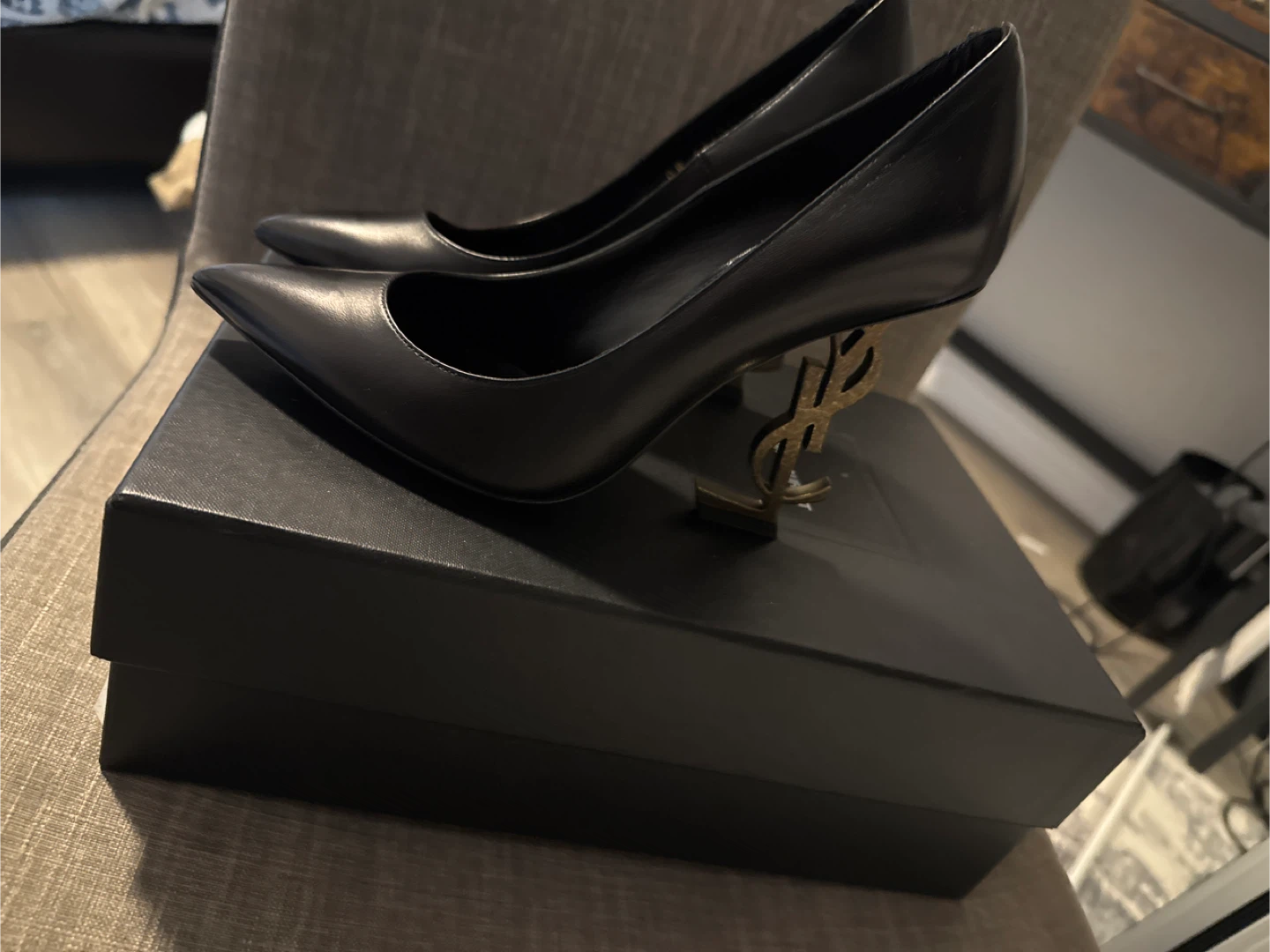 Saint Laurent Black Leather Tribute Pumps - photo 3